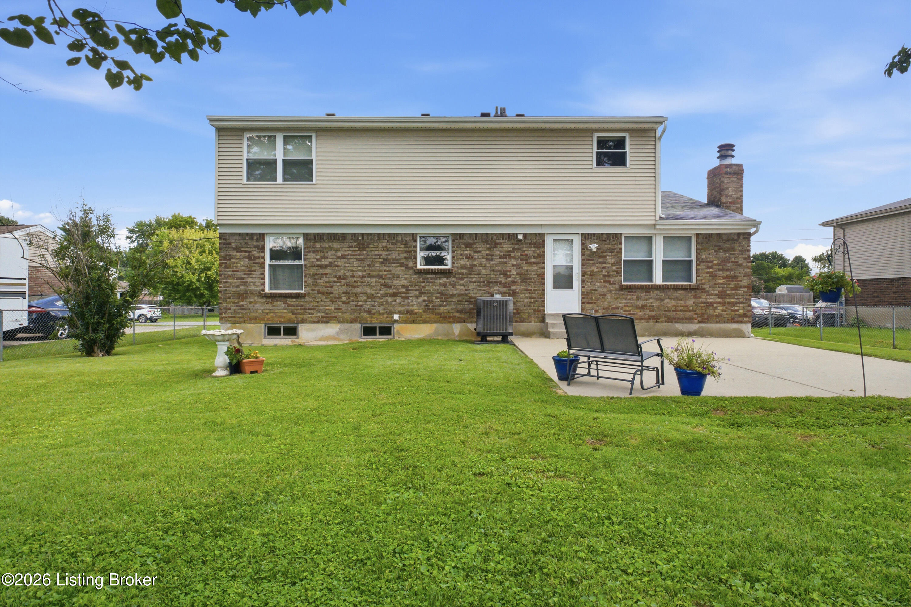 277 Fortney Ln Property Photo 5