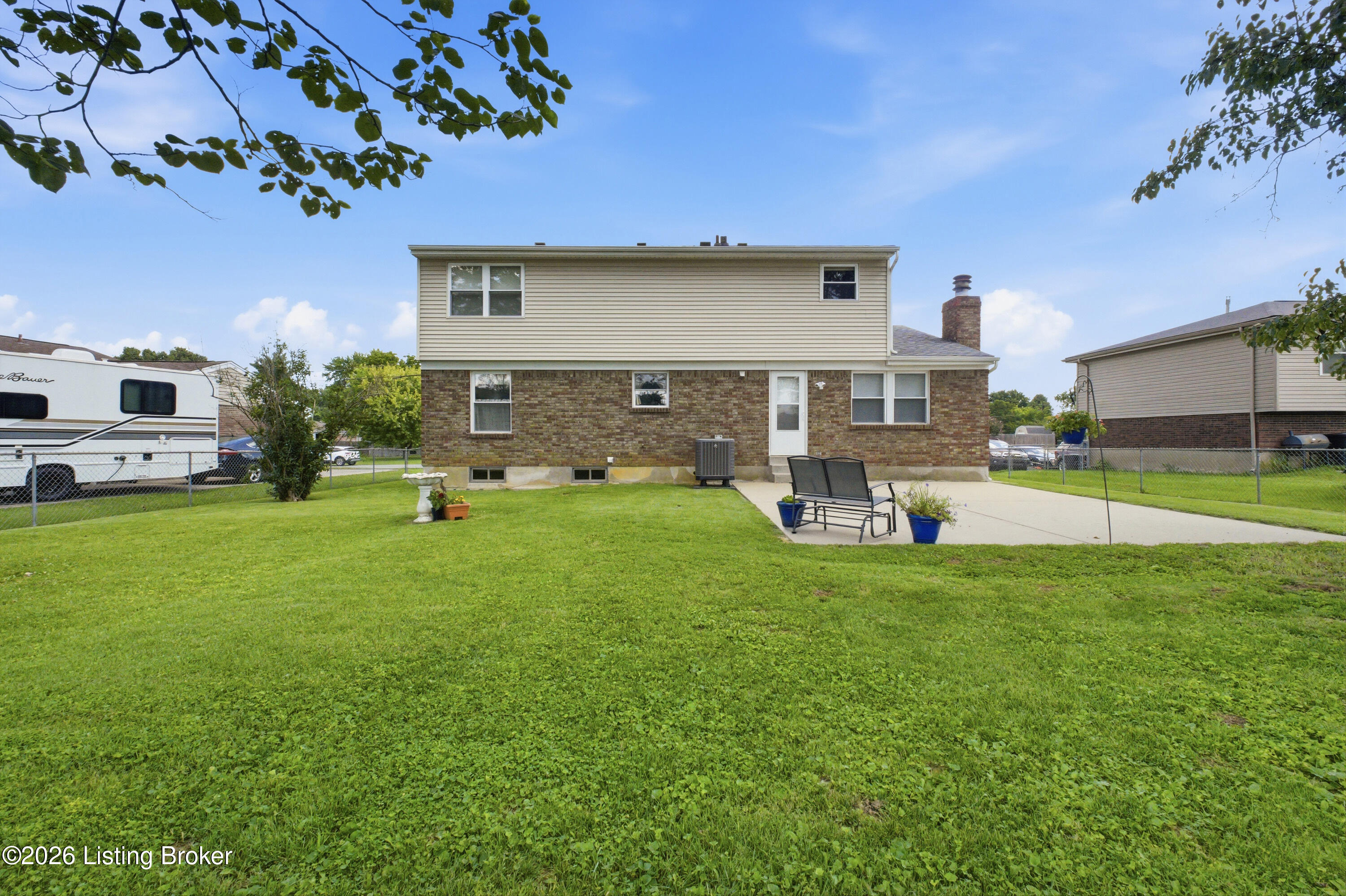 277 Fortney Ln Property Photo 6
