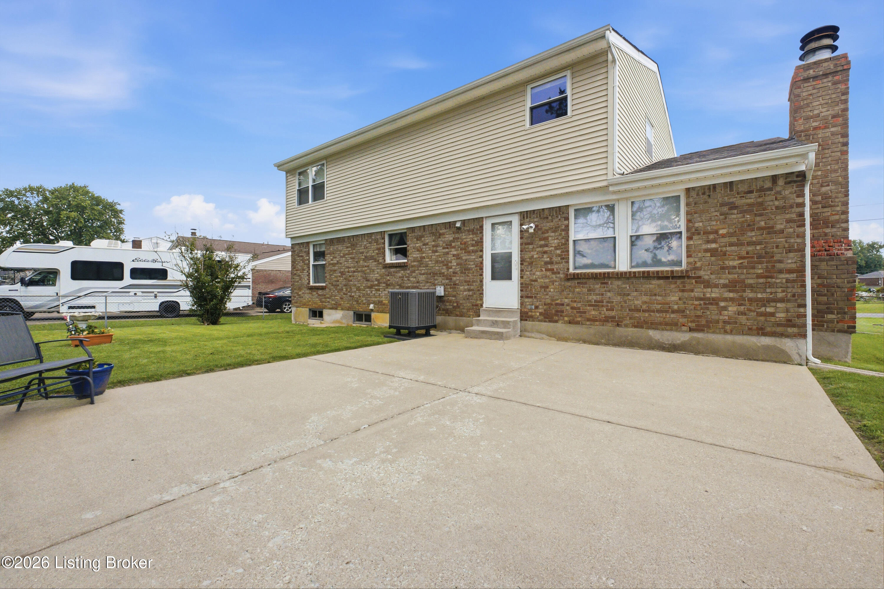 277 Fortney Ln Property Photo 7
