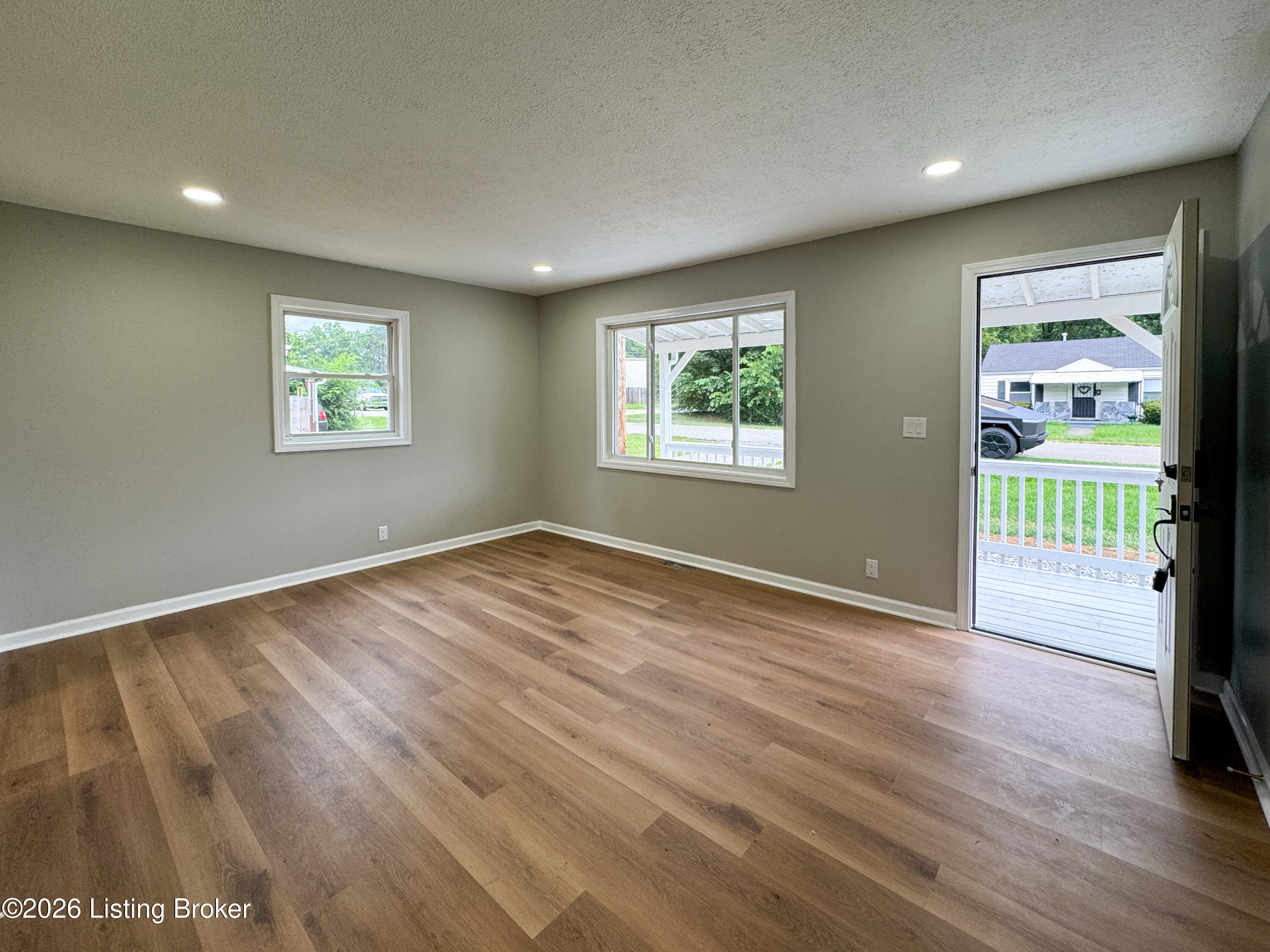 1728 Nelson Ave Property Photo 9