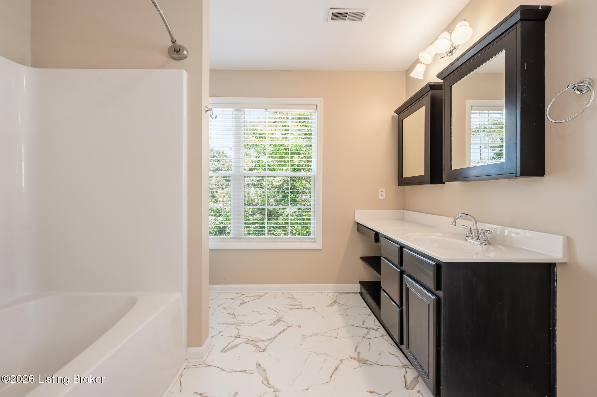 10904 Keene Rd Property Photo 8