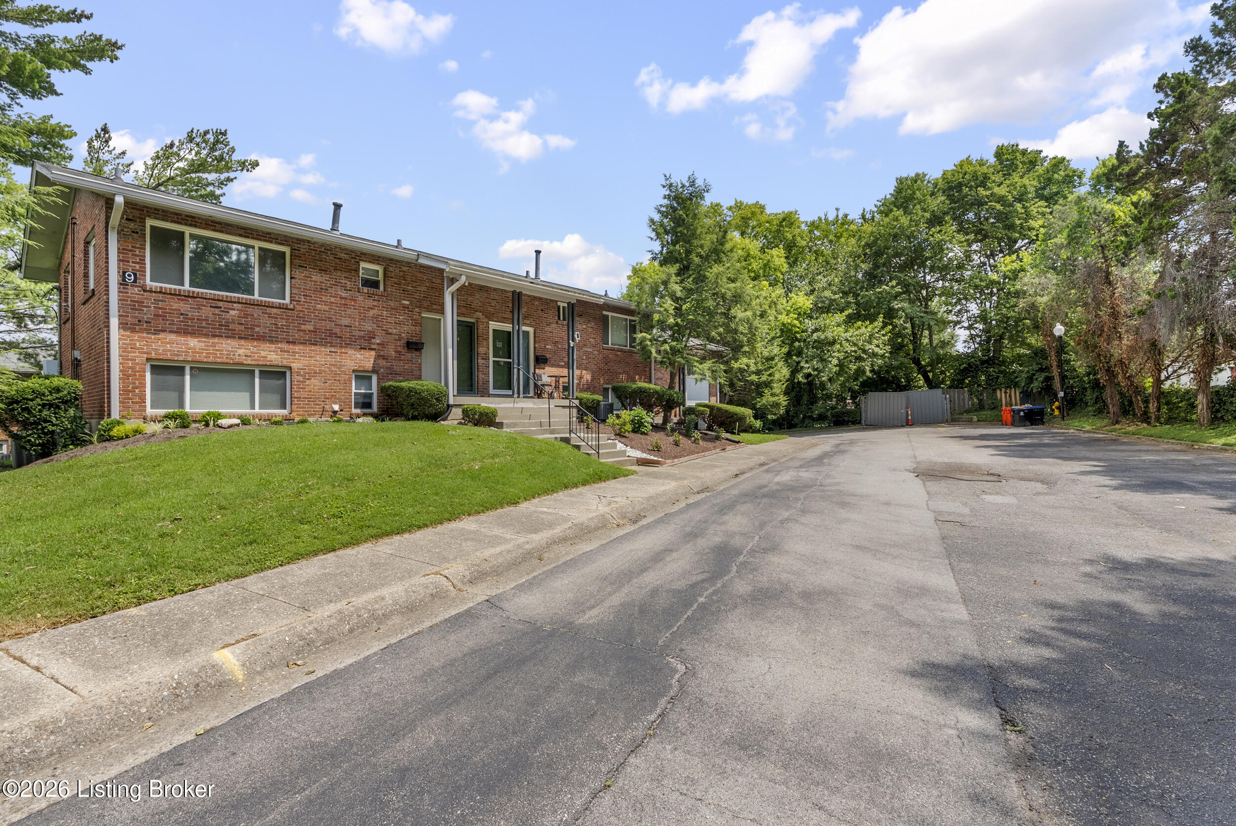 640 Zorn Ave 9b Property Photo 1