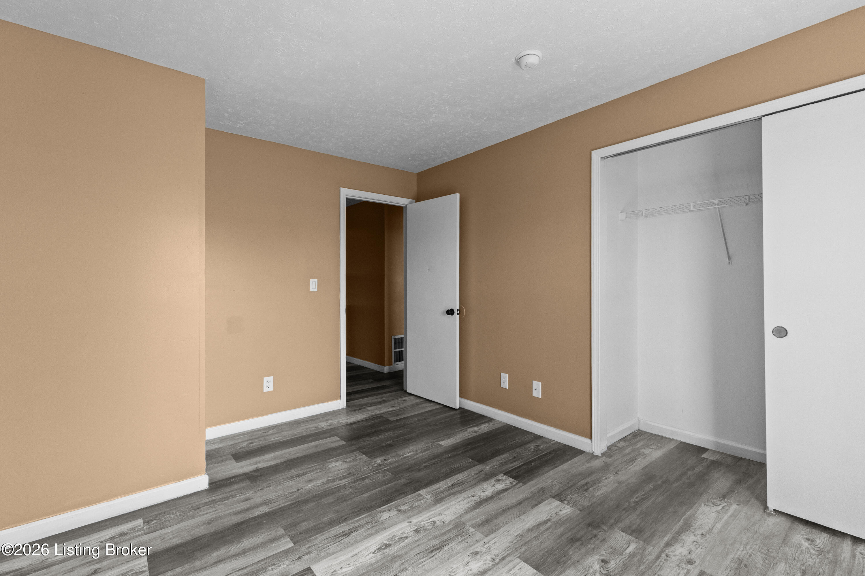 2430 Mckindree Ct Property Photo 3