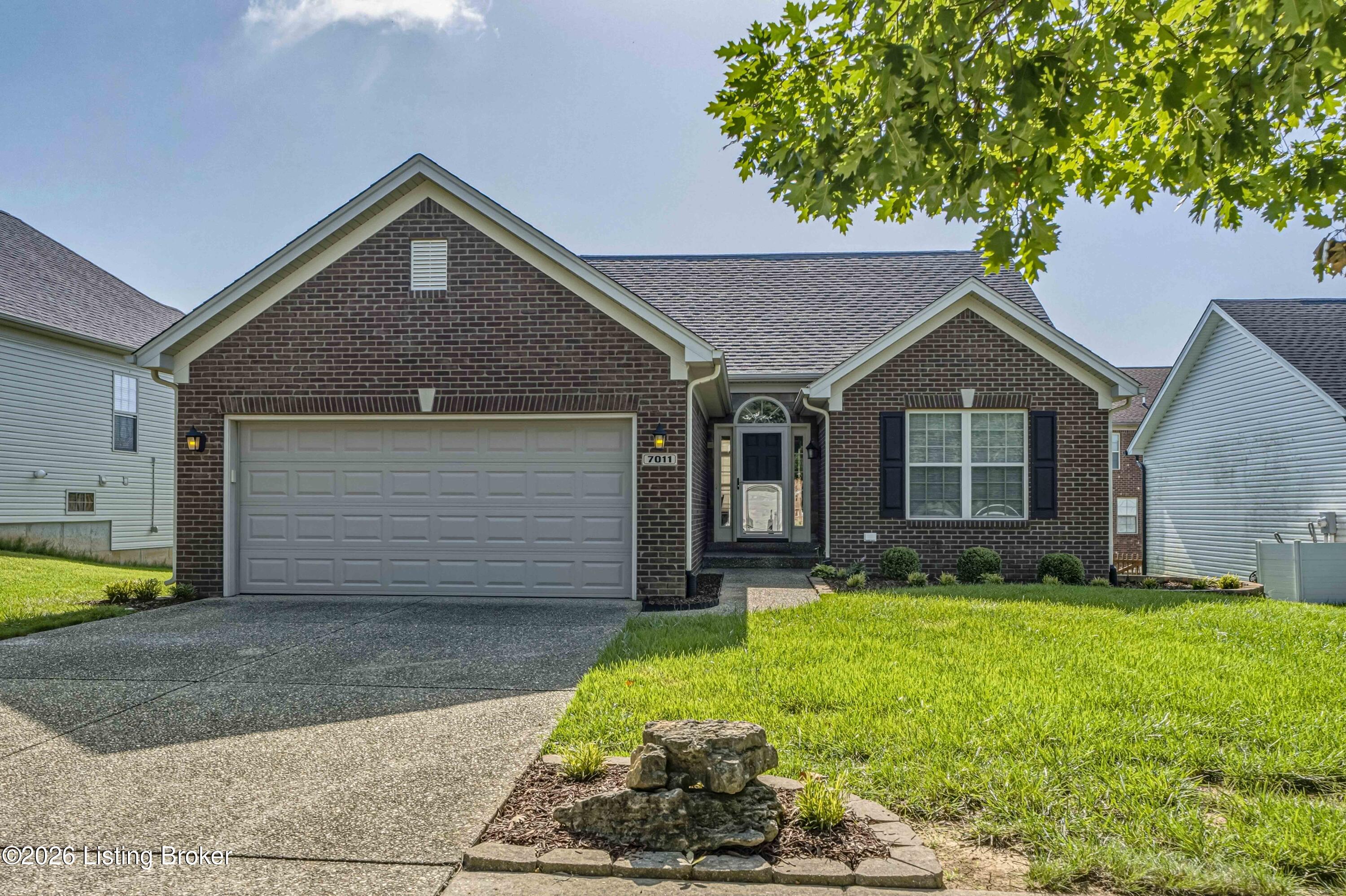 7011 Hollow Oaks Dr Property Photo 2