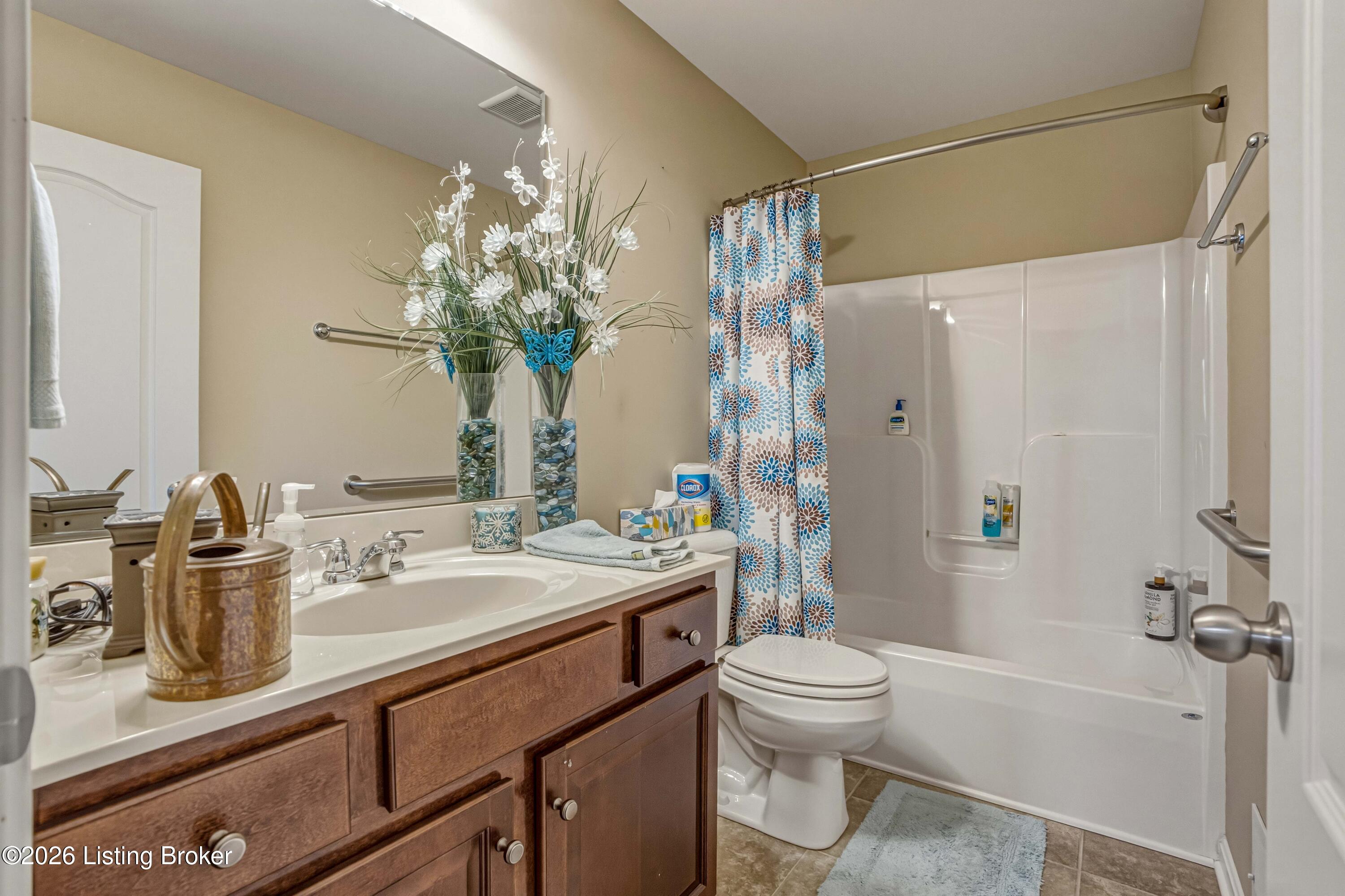 7011 Hollow Oaks Dr Property Photo 9