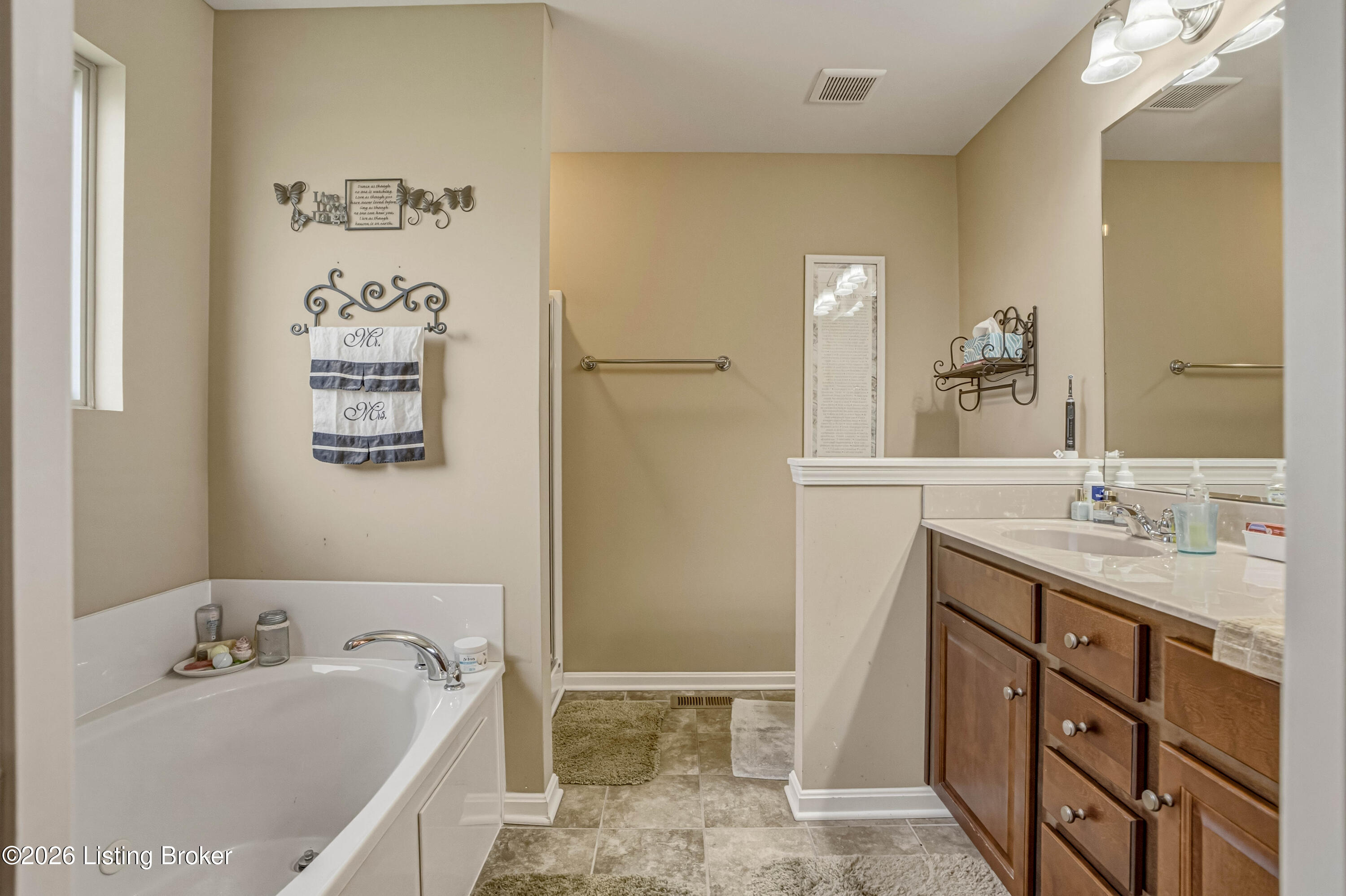 7011 Hollow Oaks Dr Property Photo 11