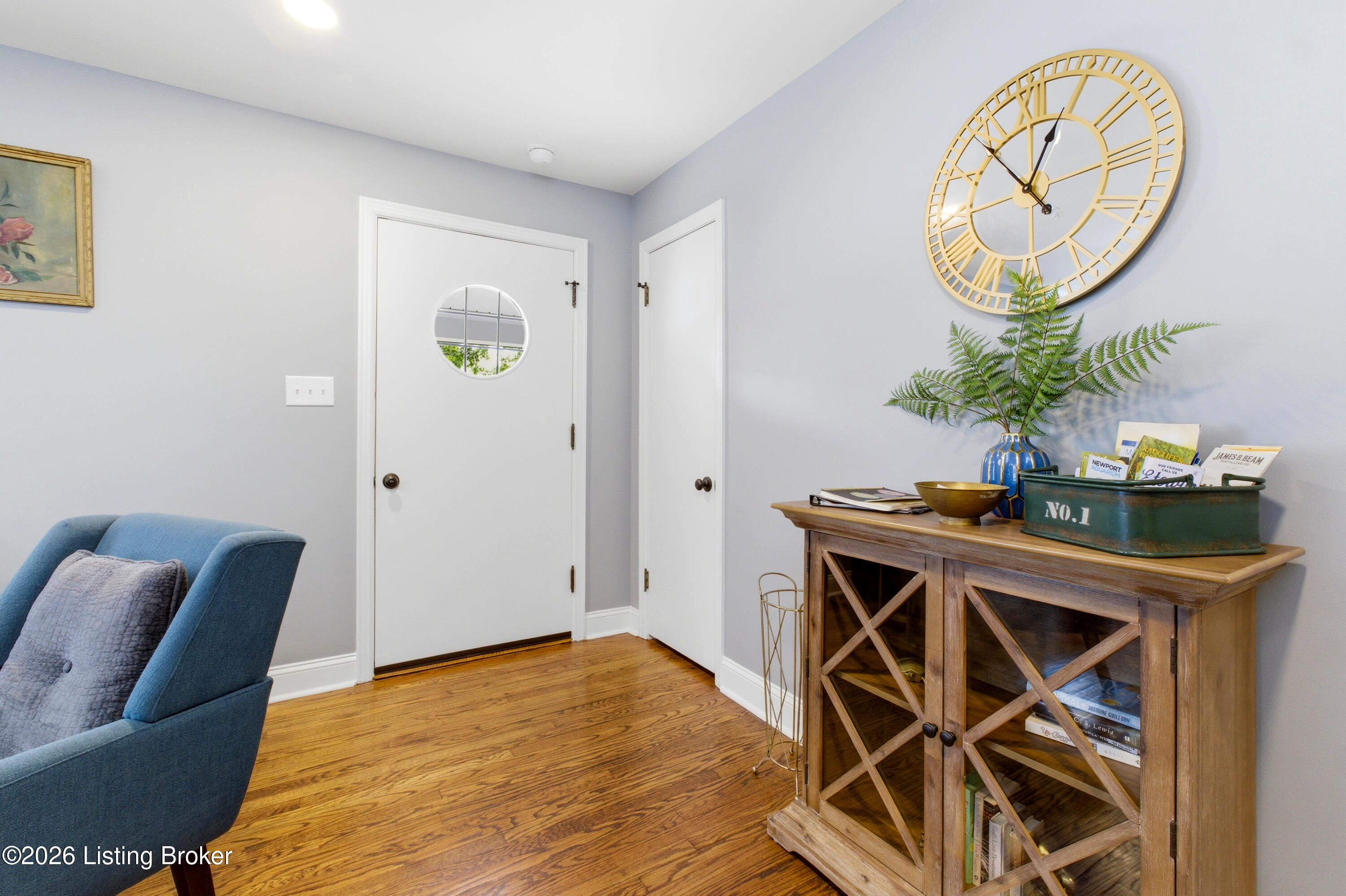 203 Abbott St Property Photo 4