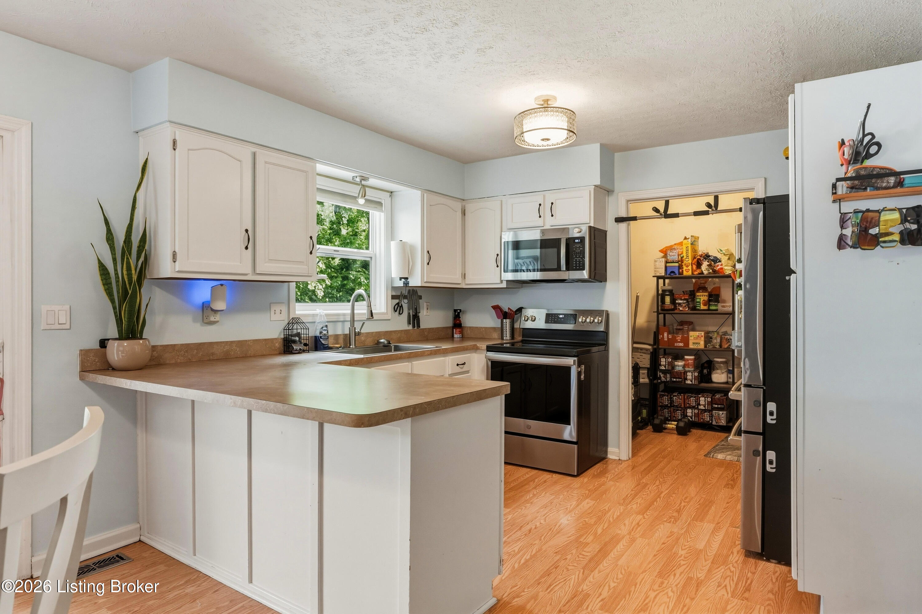 8724 Loch Lea Ln Property Photo 10