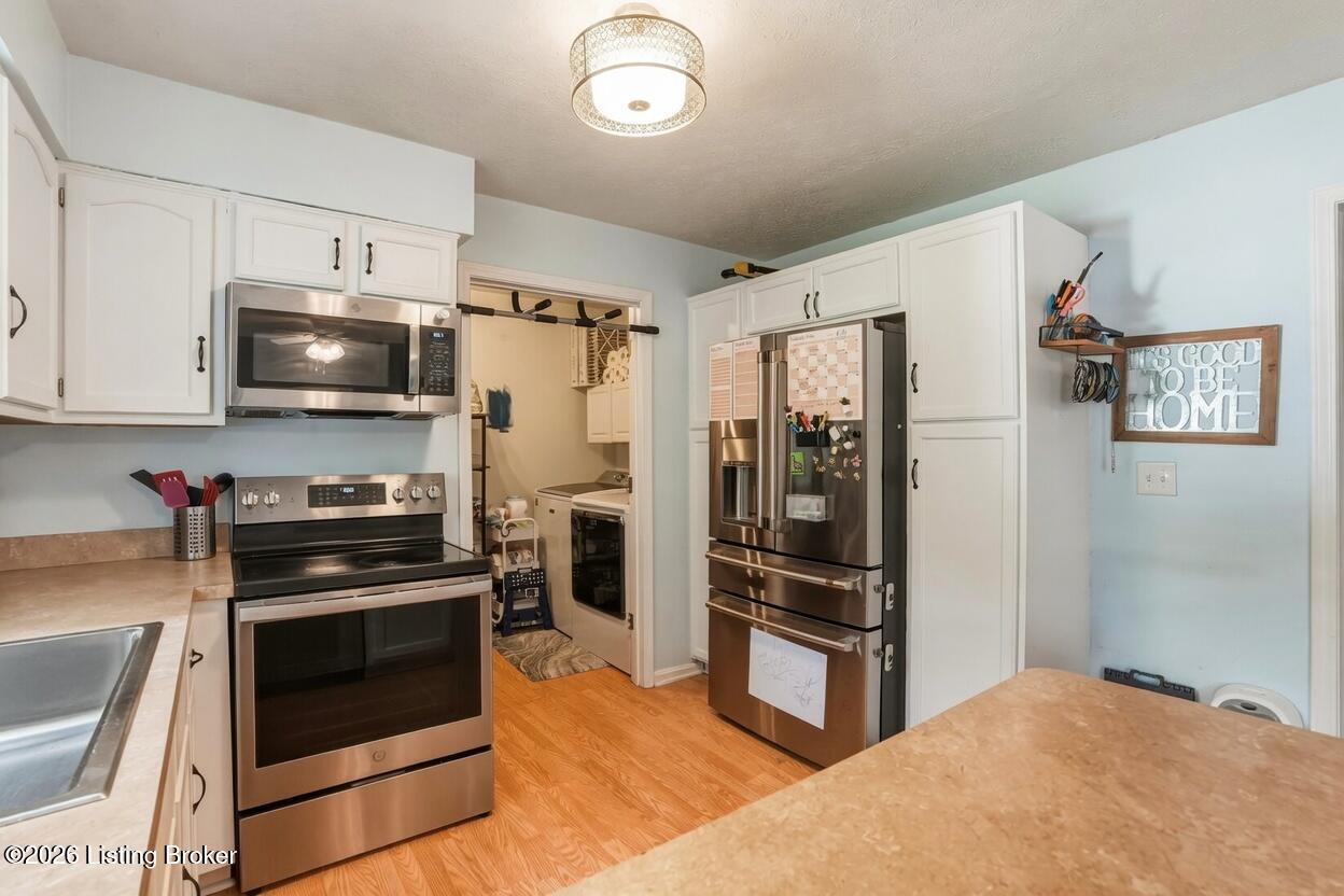 8724 Loch Lea Ln Property Photo 13