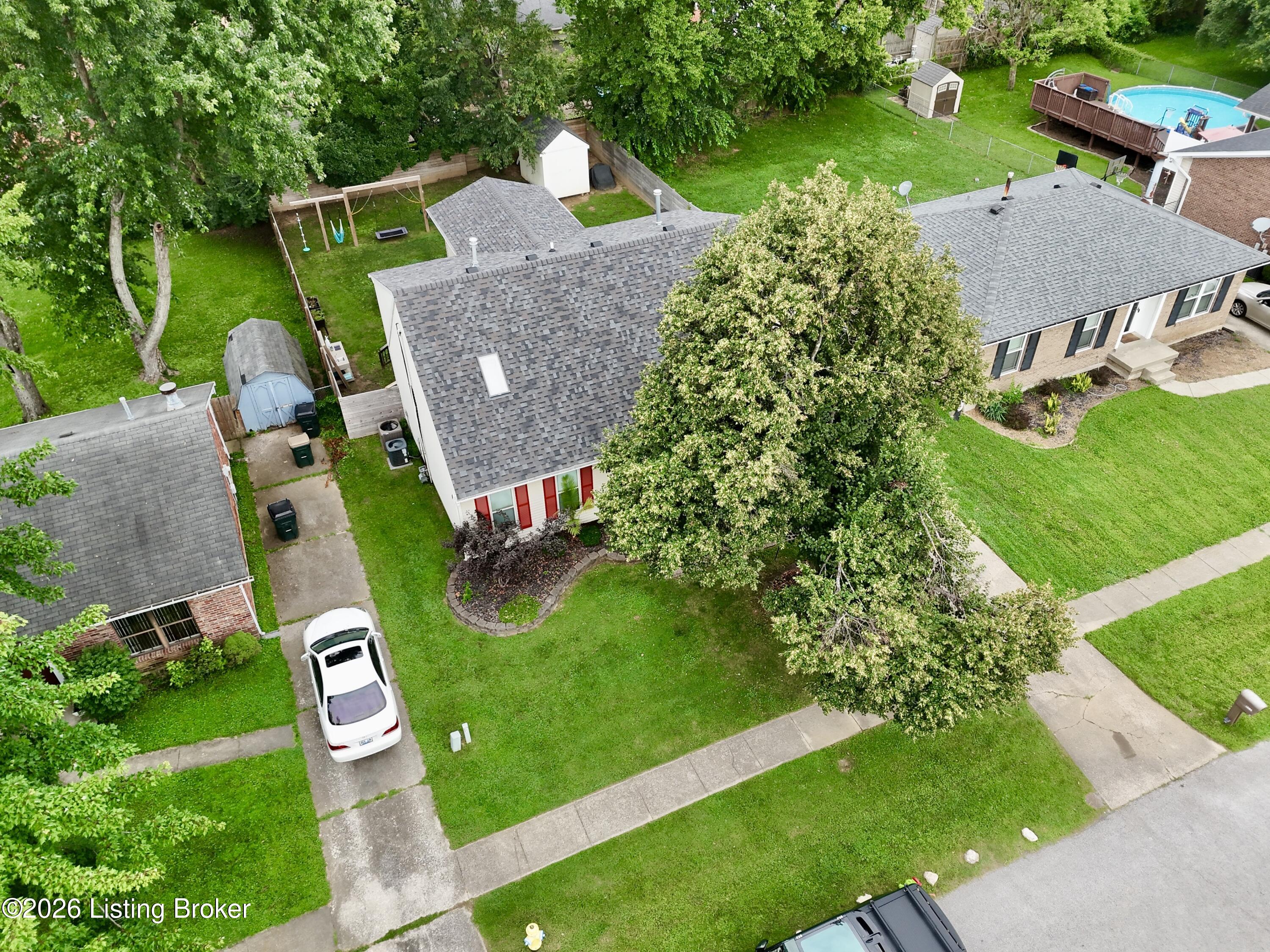 8724 Loch Lea Ln Property Photo 32