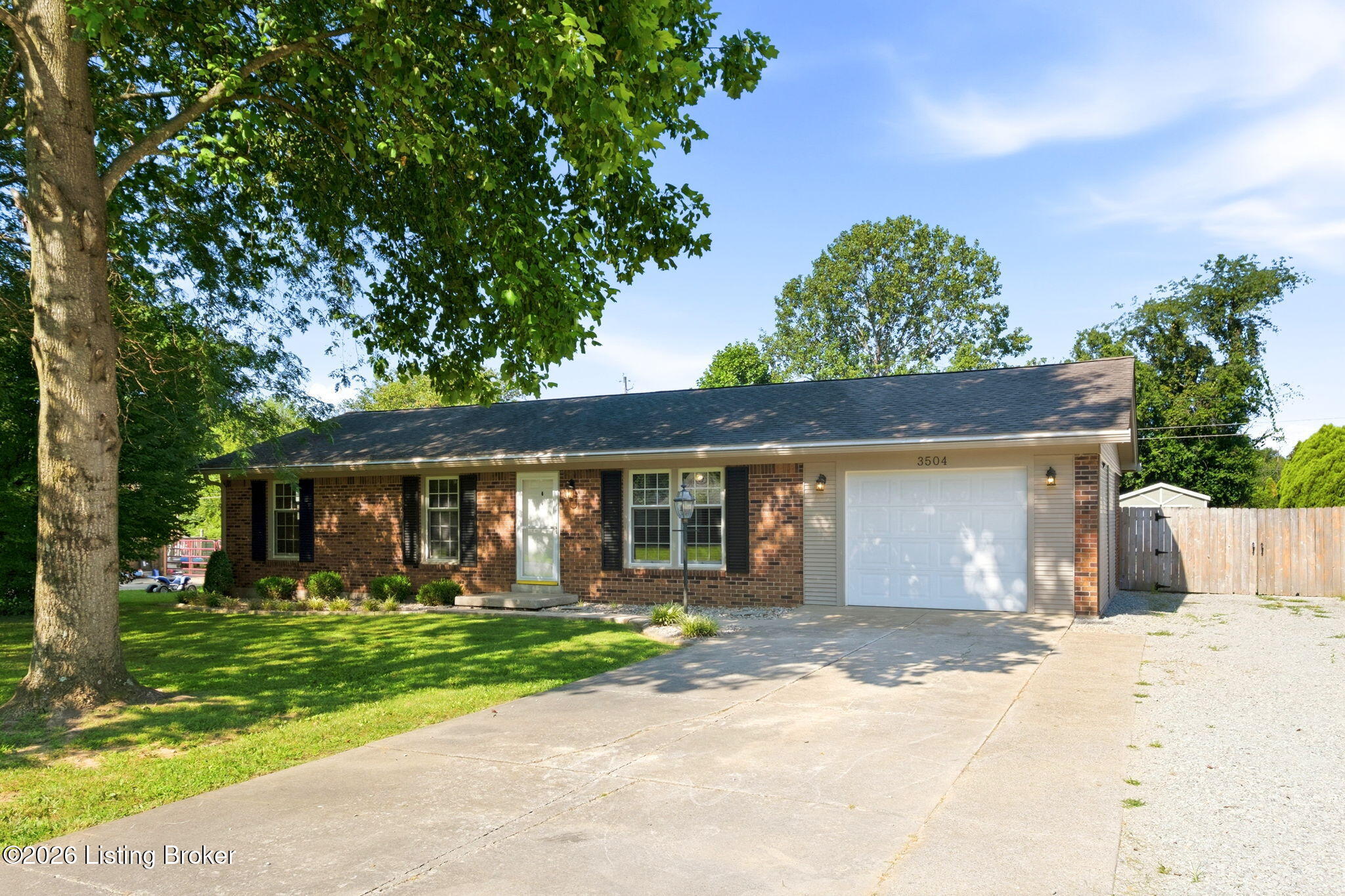 3504 Donna Ln Property Photo 3