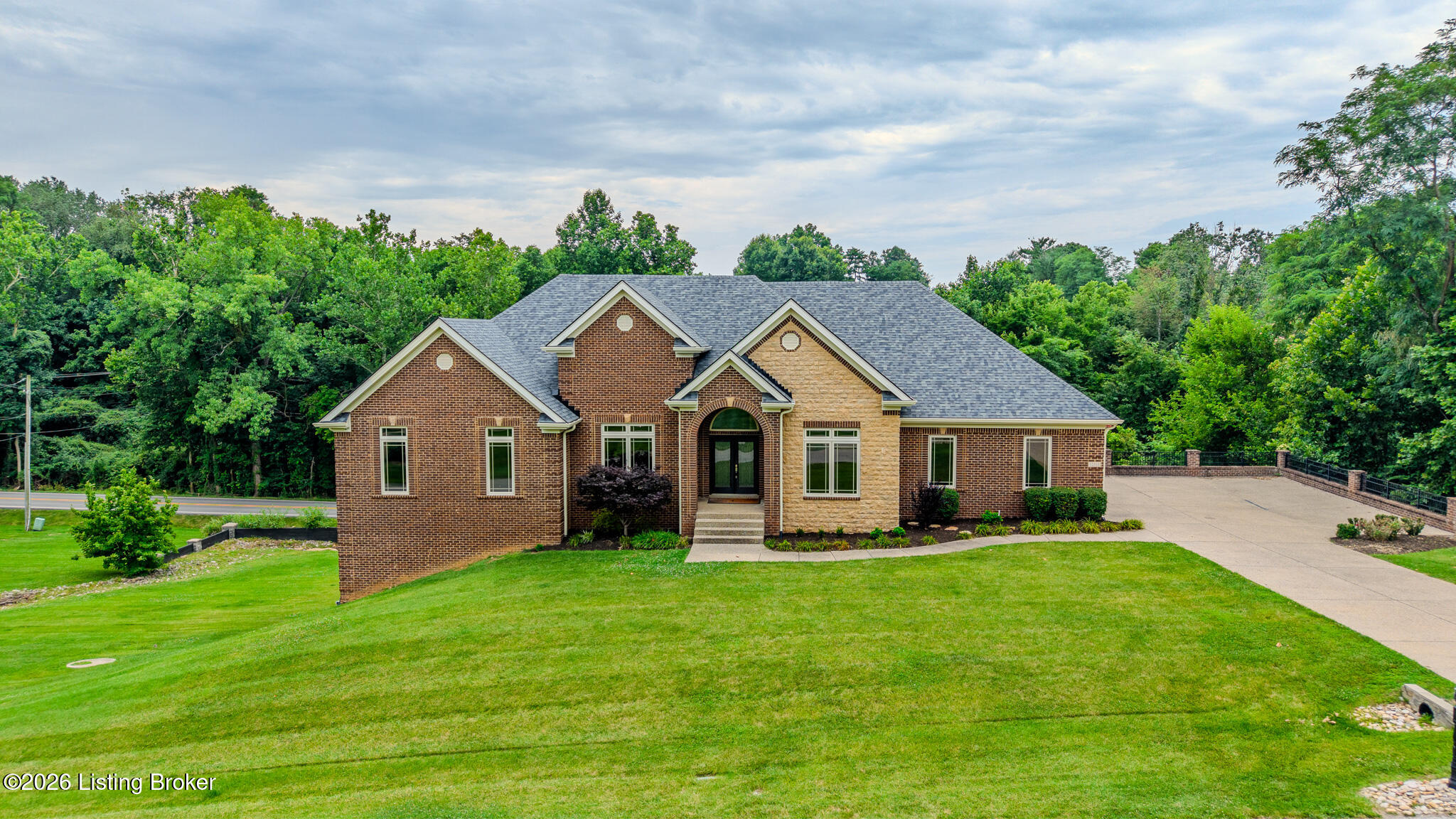 12311 Ridgeview Dr Property Photo 1