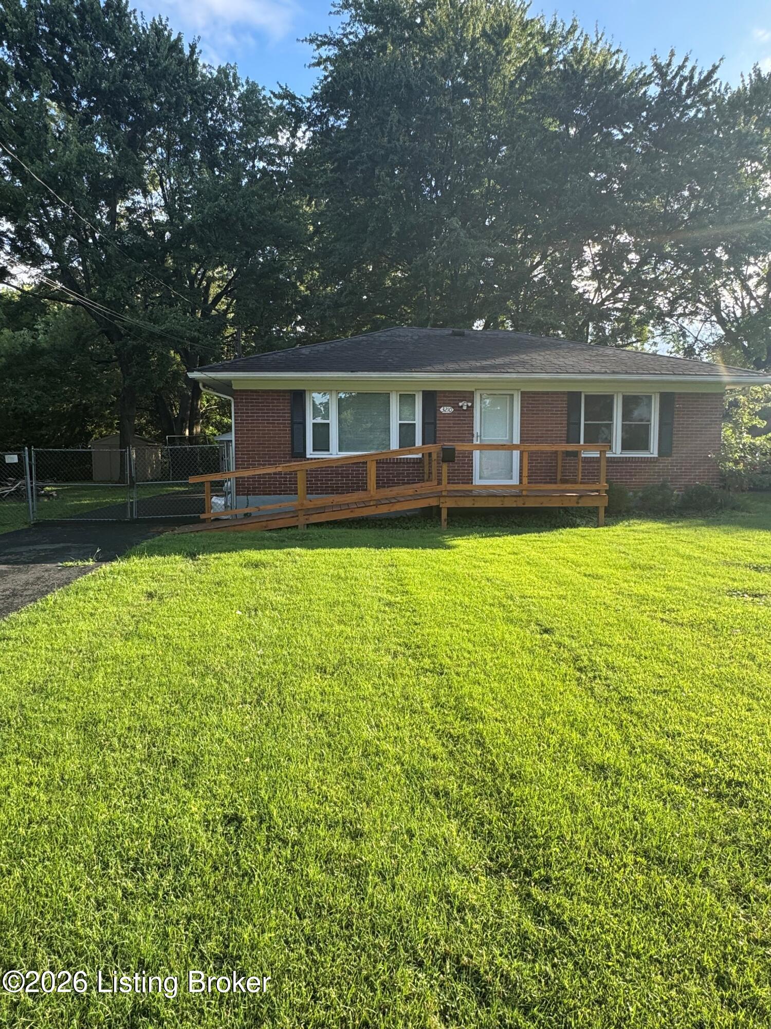 3210 New Lynnview Dr Property Photo 2