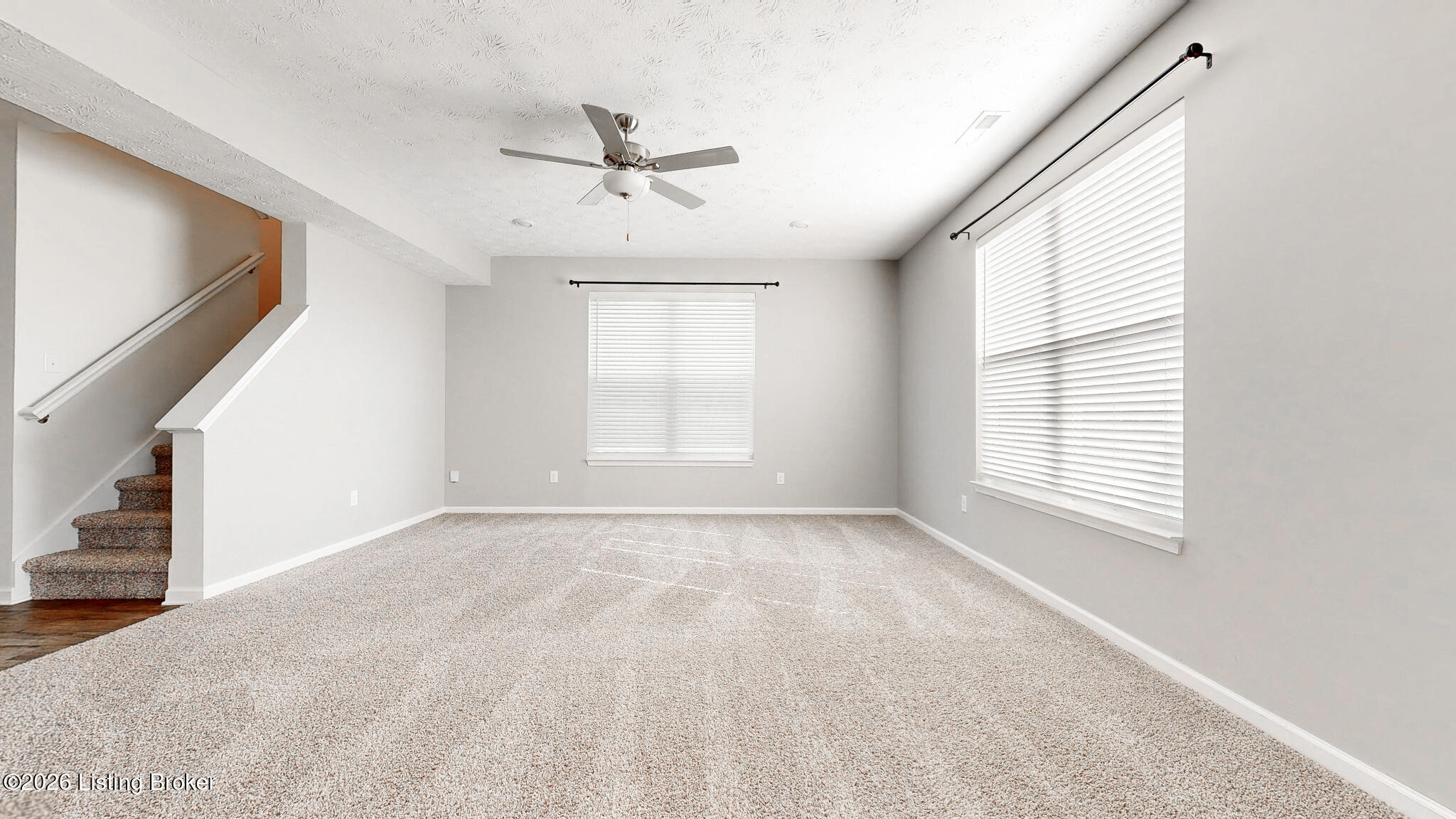 1070 Stratton Way Property Photo 4