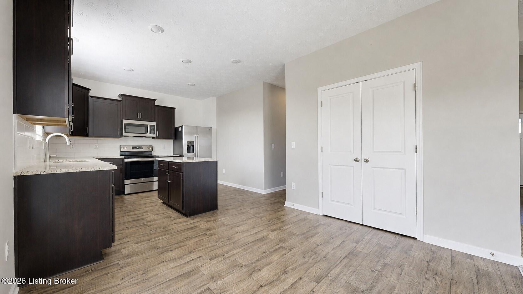 1070 Stratton Way Property Photo 8