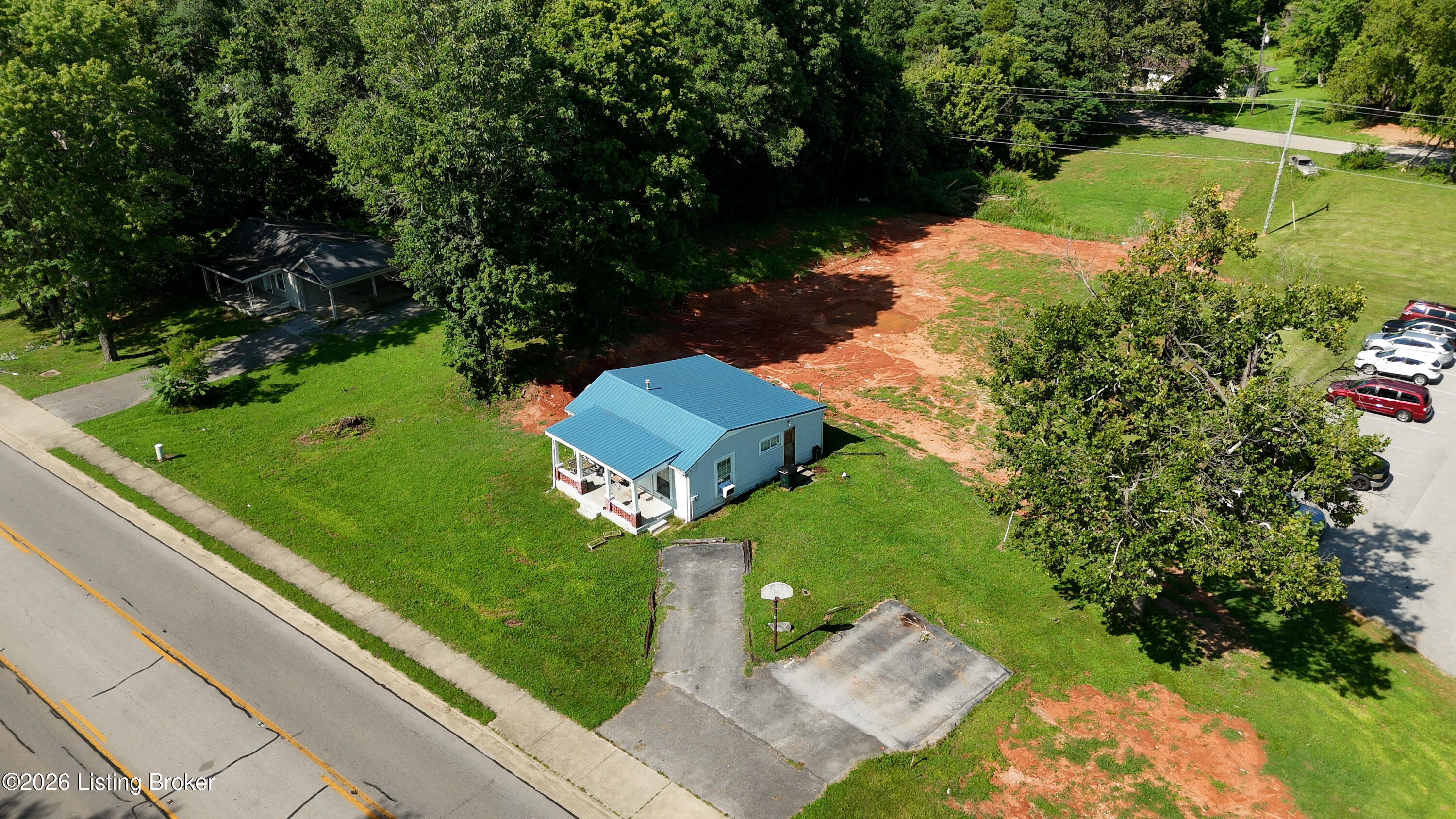 1154 Main St Property Photo 8