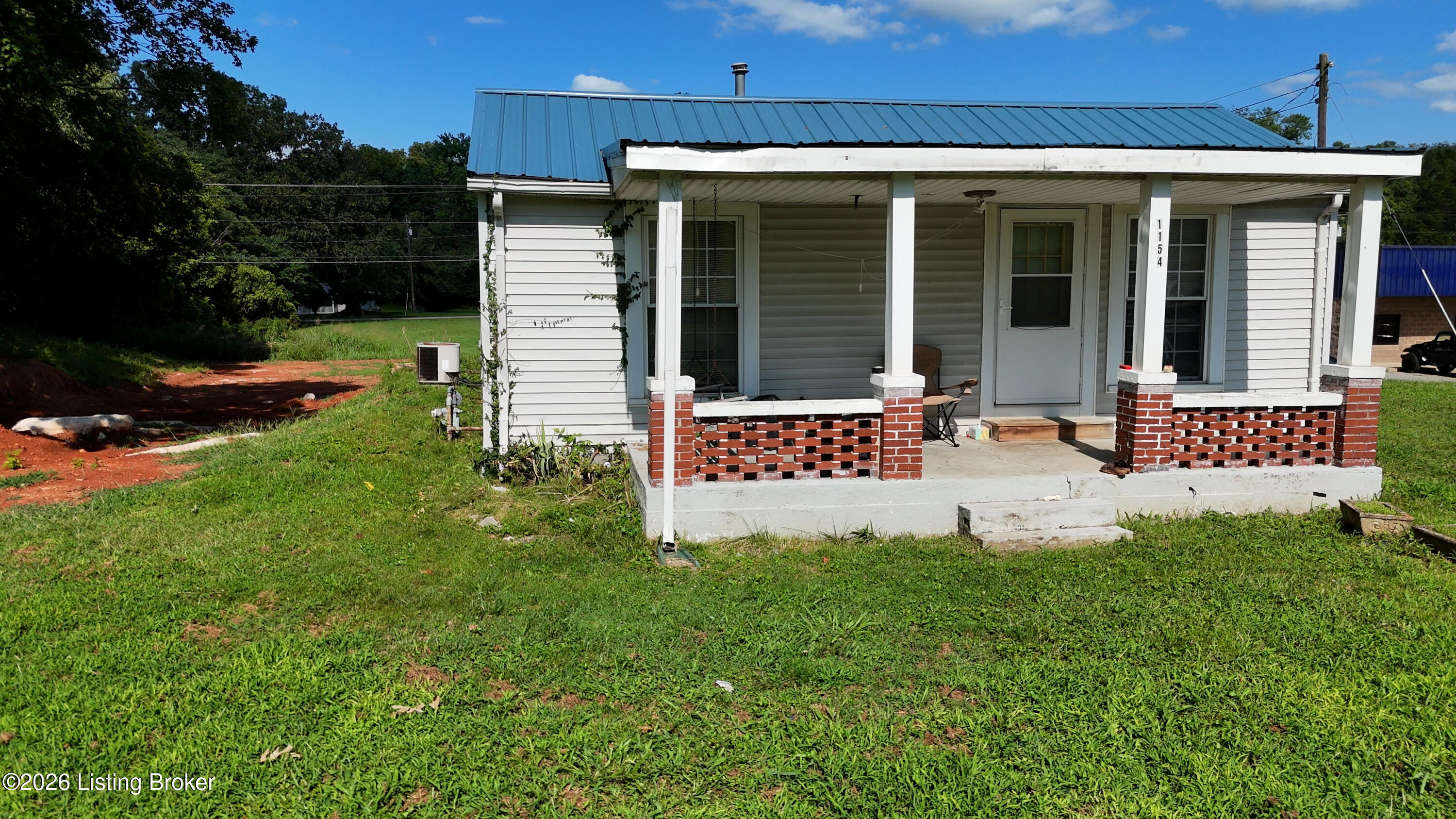 1154 Main St Property Photo 10