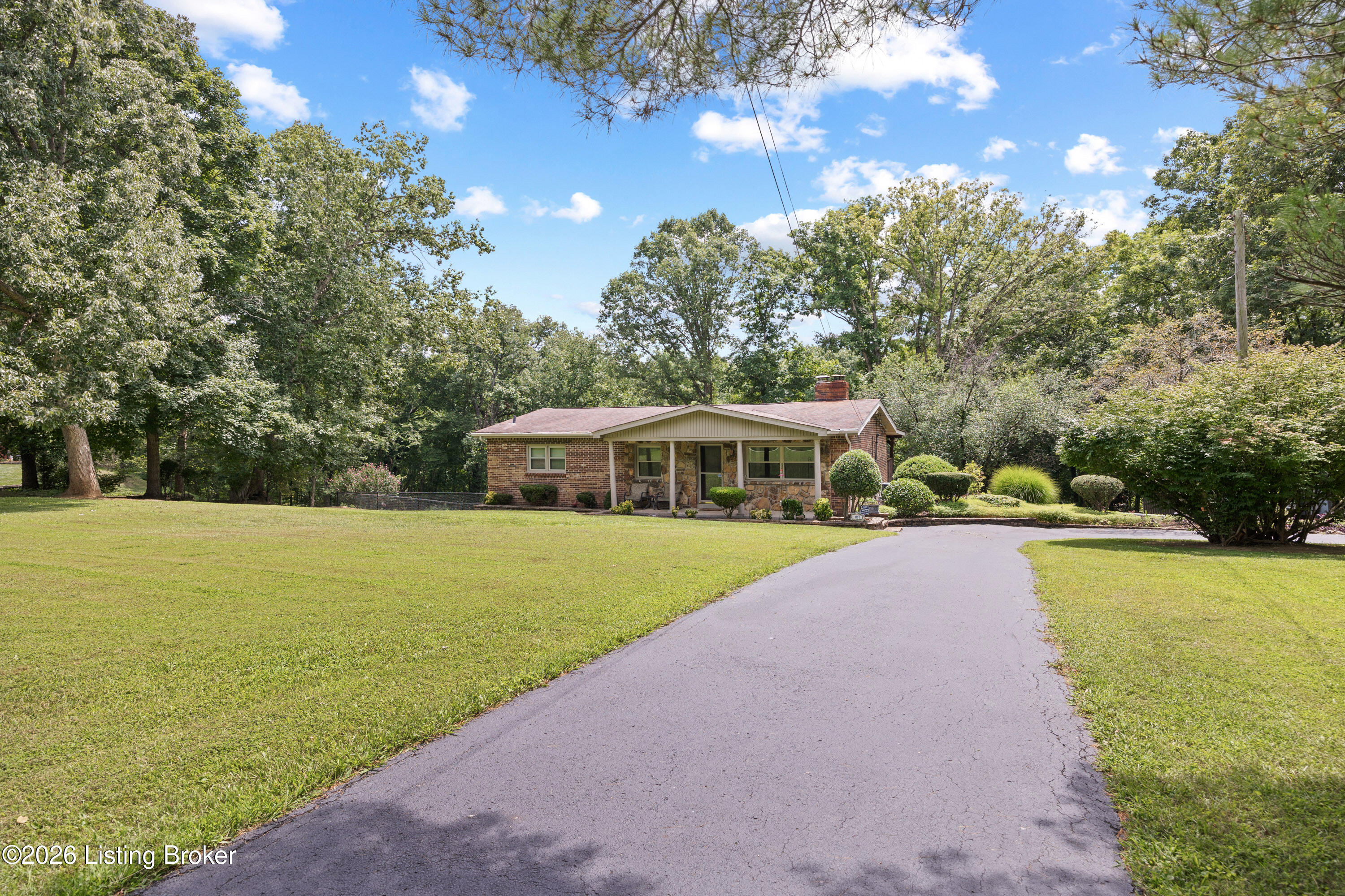 1193 Castlerock Dr Property Photo 3