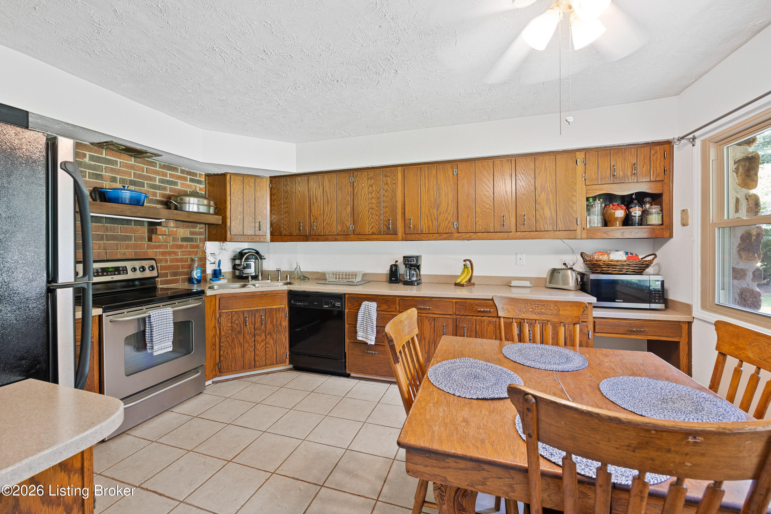 1193 Castlerock Dr Property Photo 14