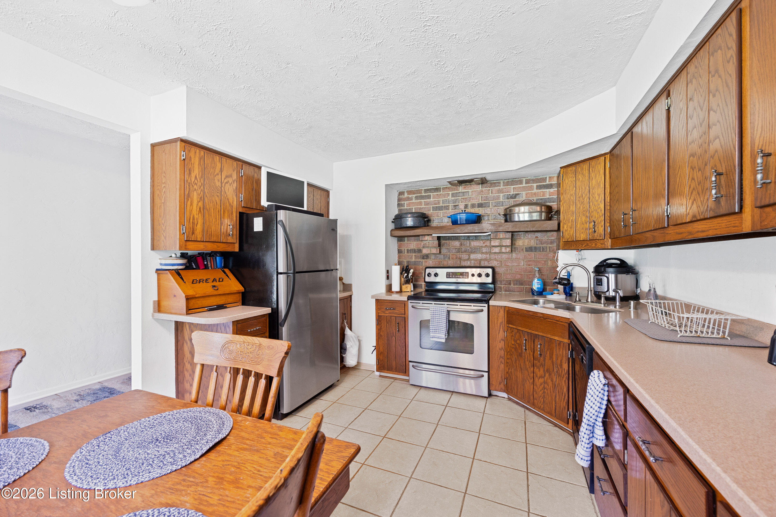 1193 Castlerock Dr Property Photo 17