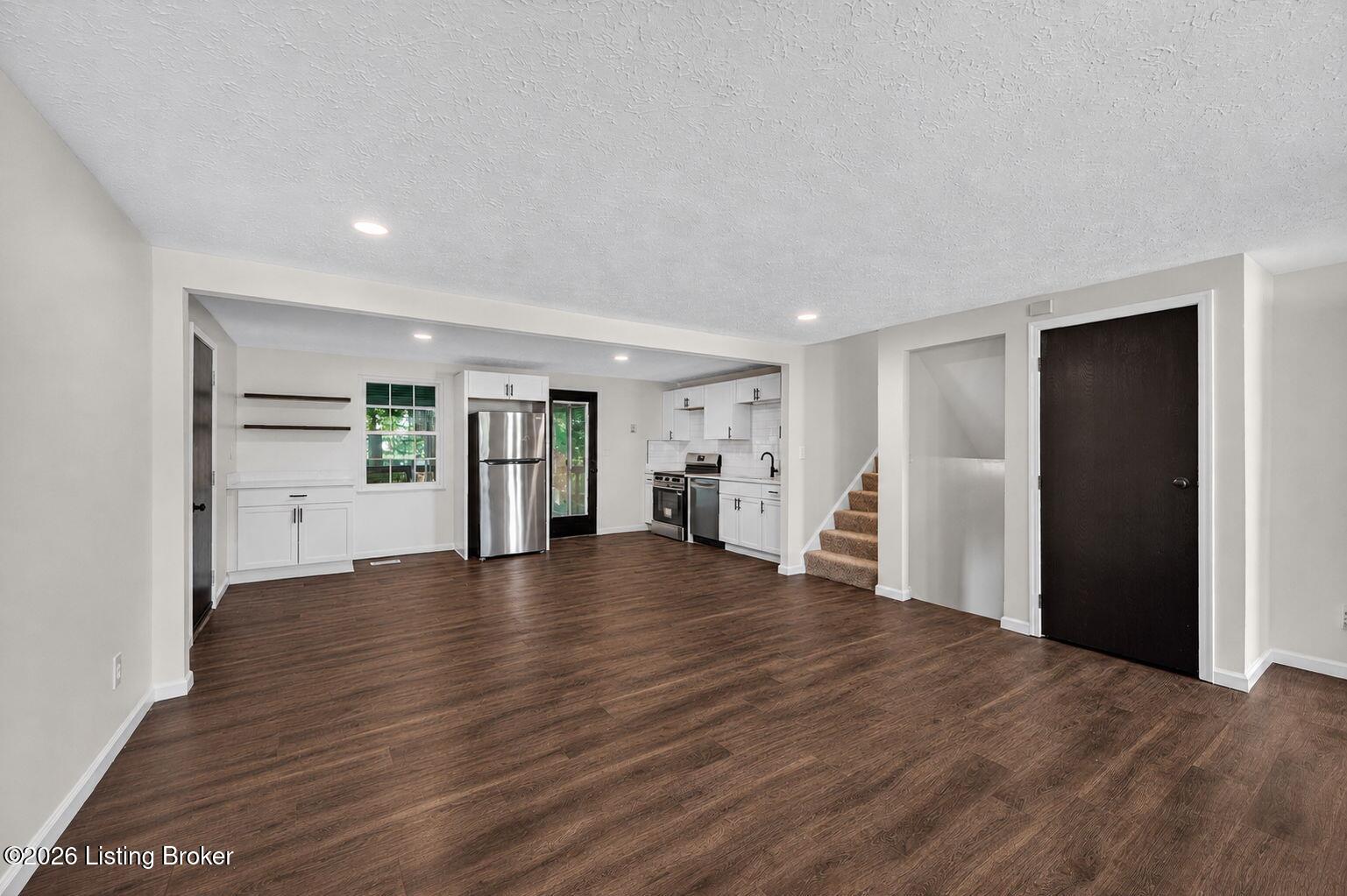 7005 Apple Orchard Ln Property Photo 5