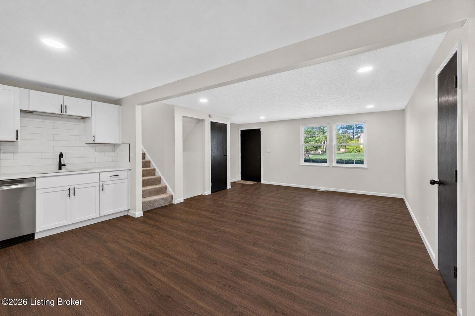 7005 Apple Orchard Ln Property Photo 6