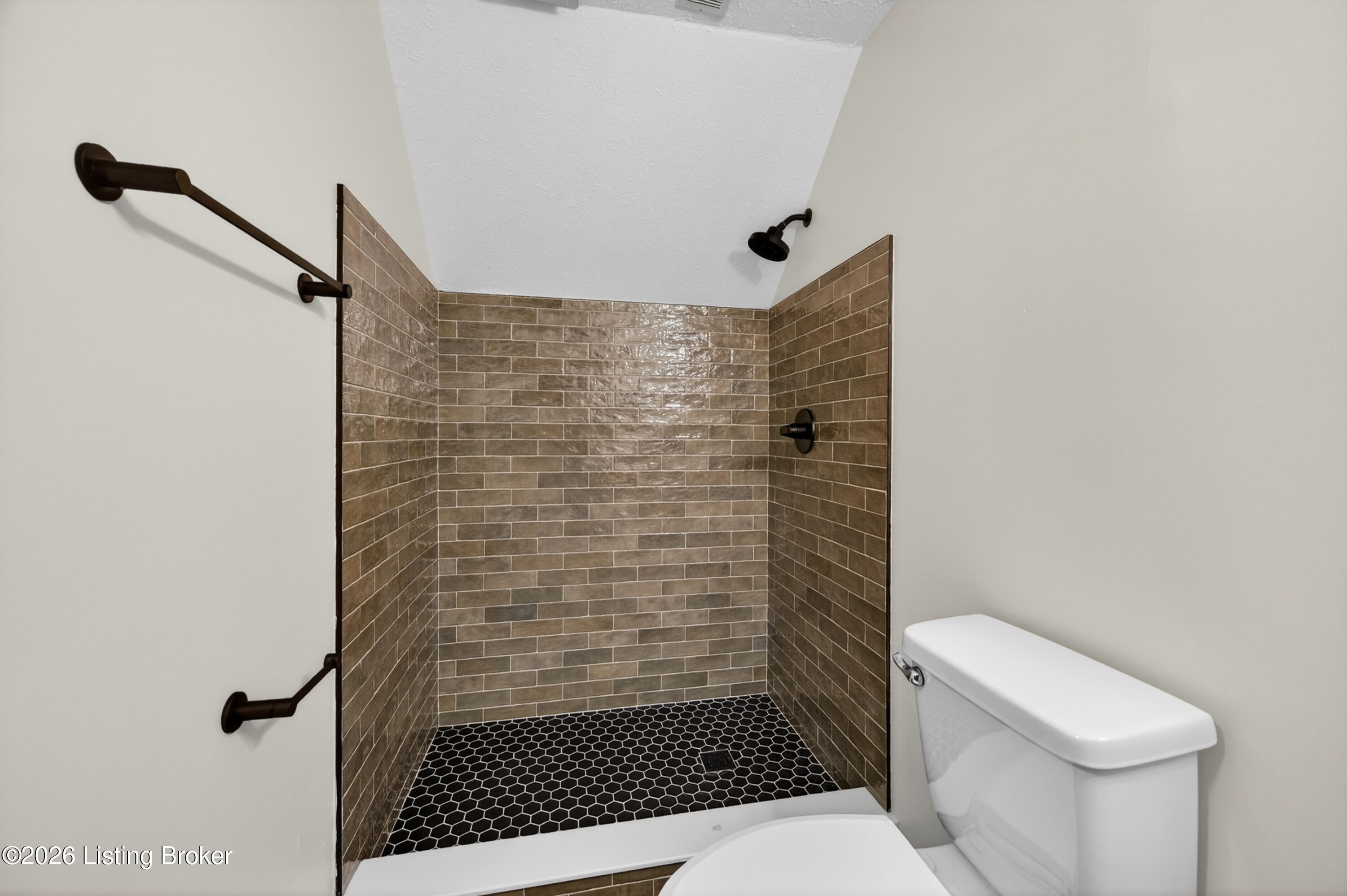7005 Apple Orchard Ln Property Photo 11