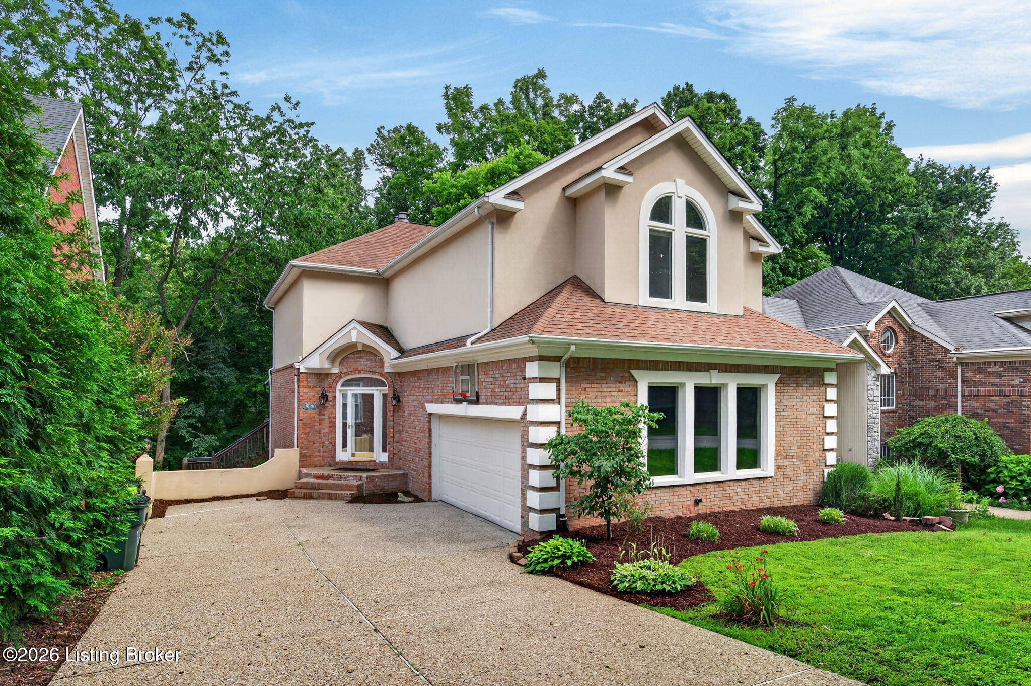 8800 Wooded Trail Ct Property Photo 1
