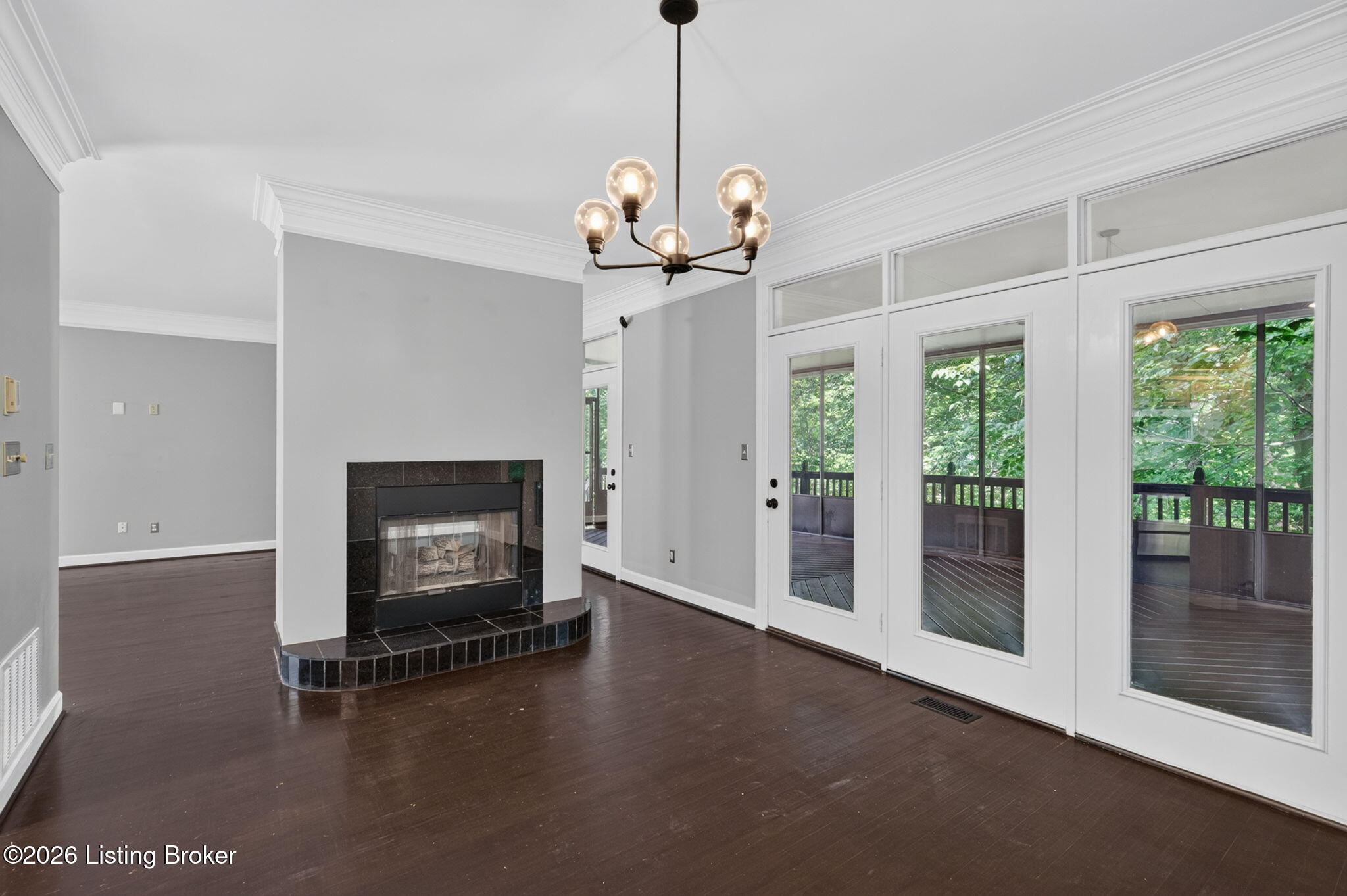 8800 Wooded Trail Ct Property Photo 12