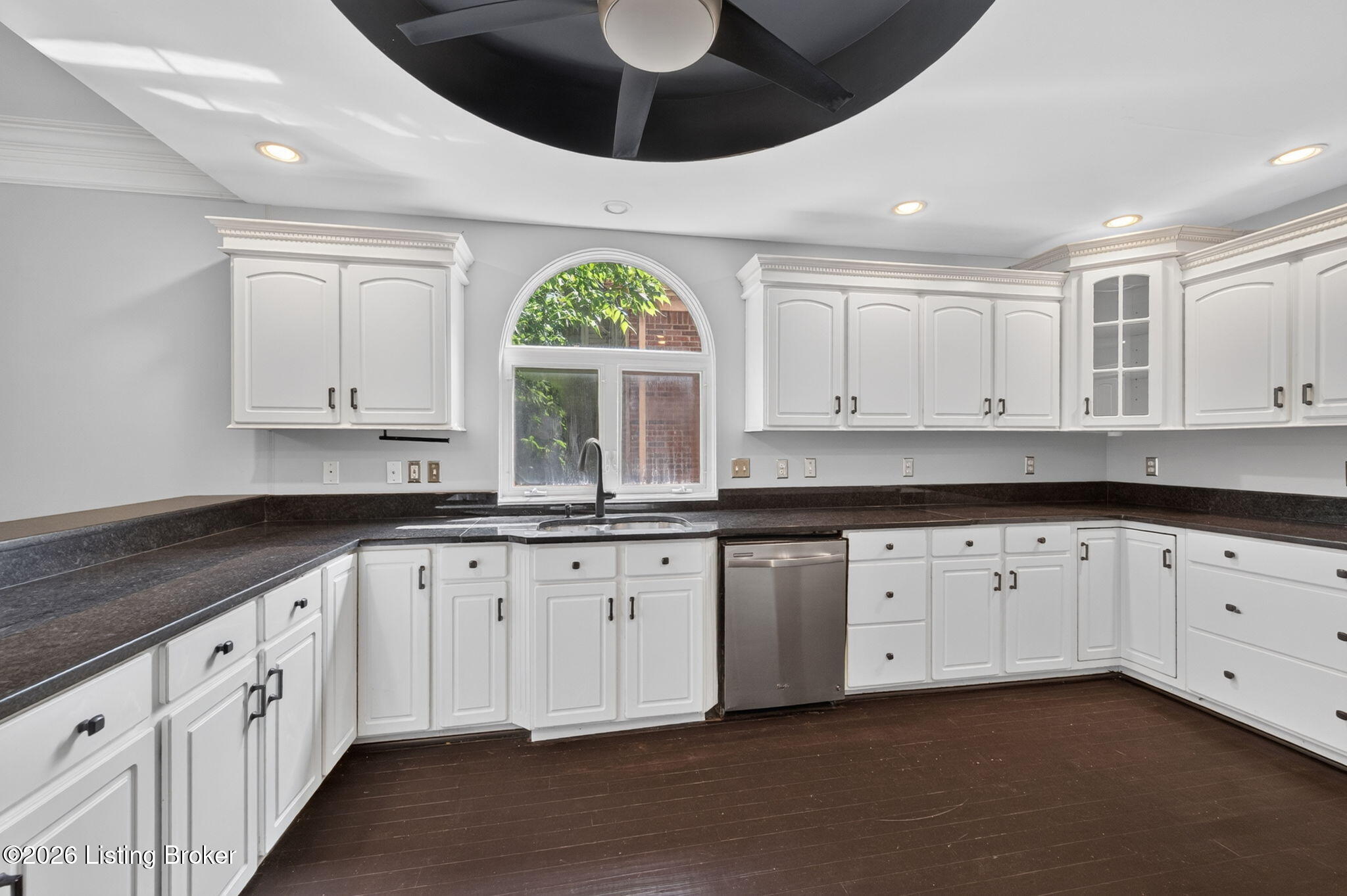 8800 Wooded Trail Ct Property Photo 14