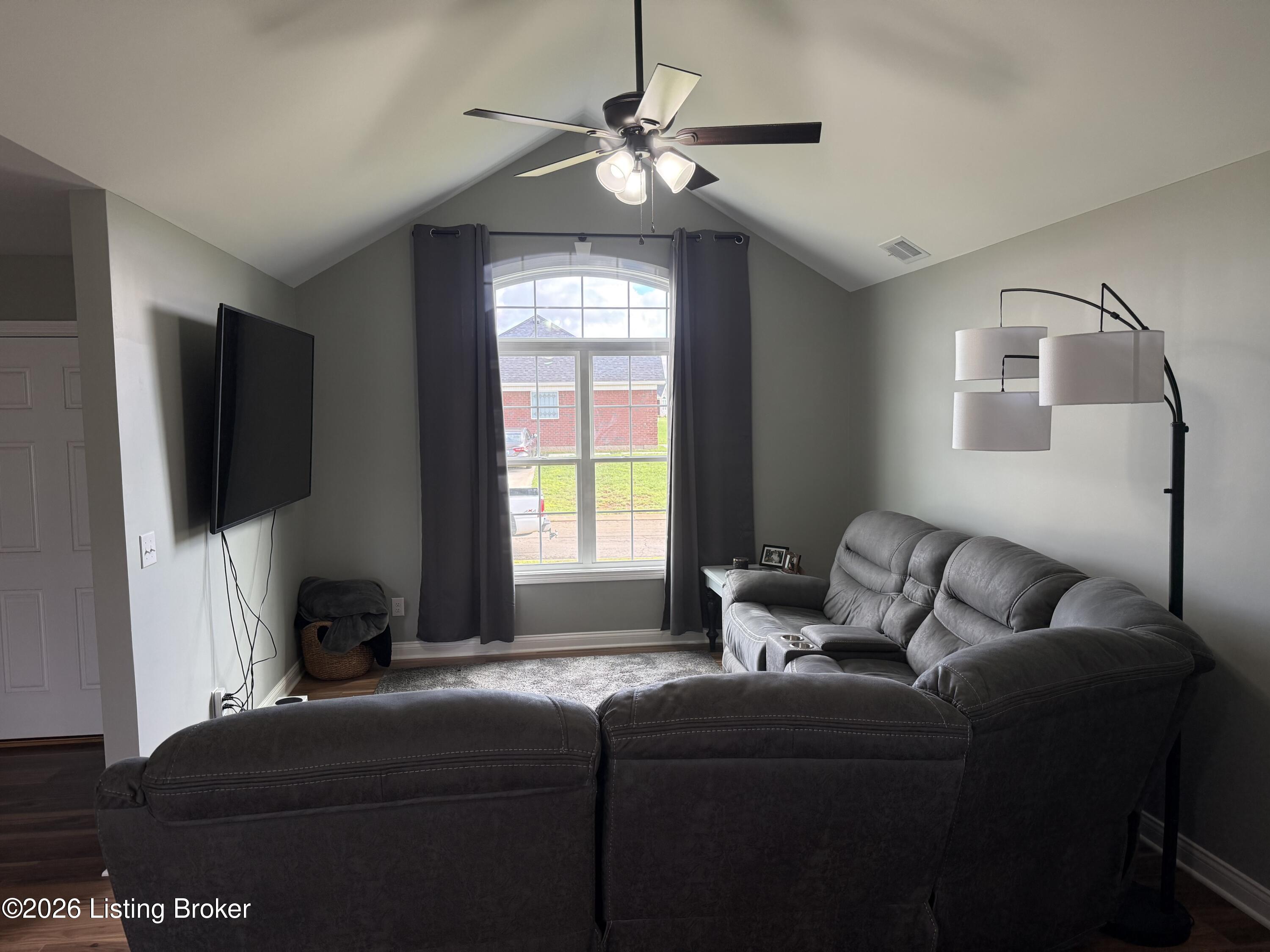 104 Flagstaff Dr Property Photo 7