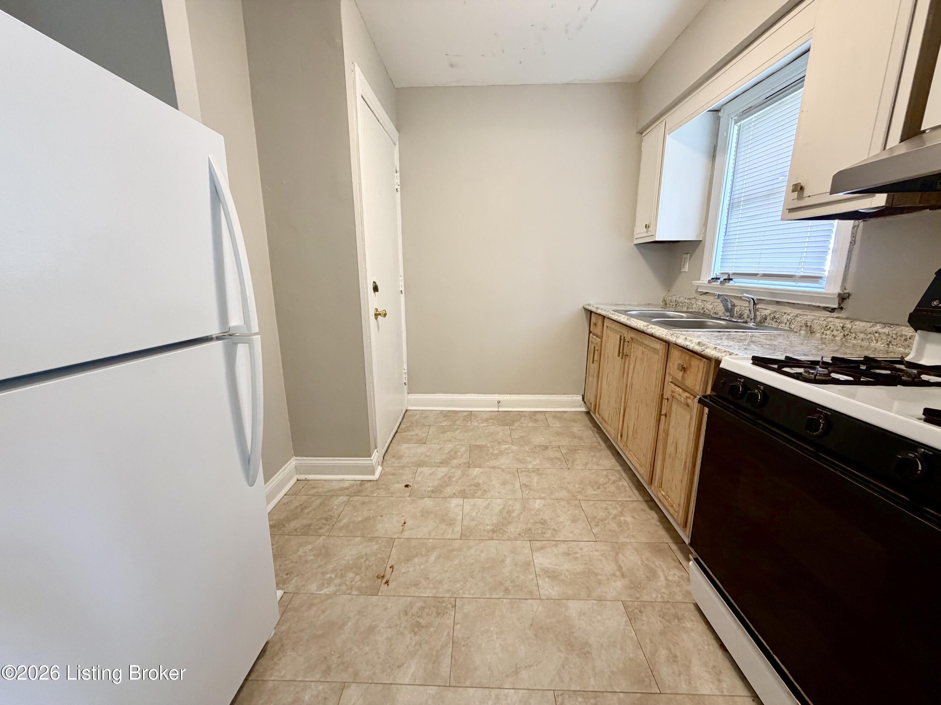 4307 Elliott Ave 6 Property Photo 5