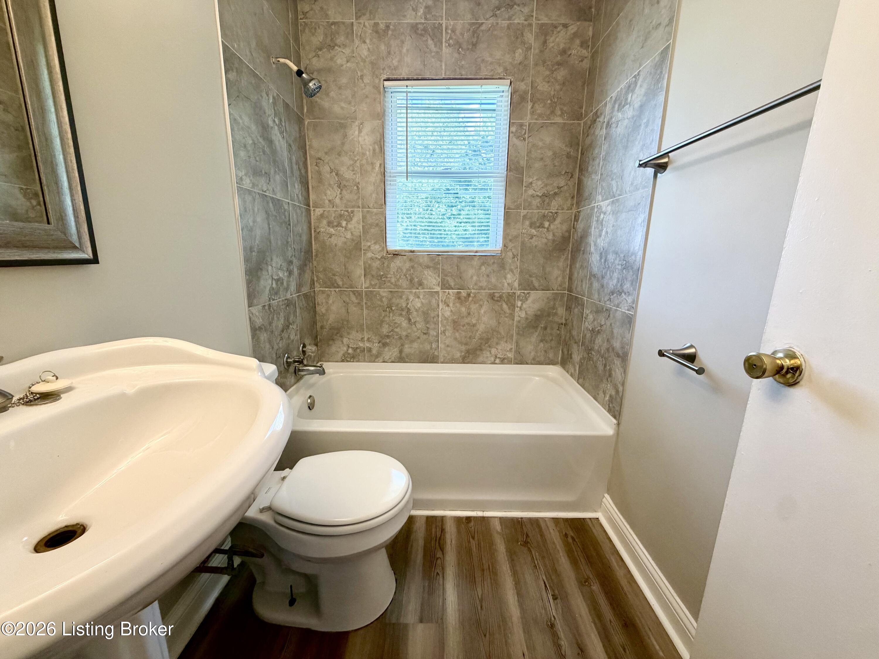 4307 Elliott Ave 6 Property Photo 8
