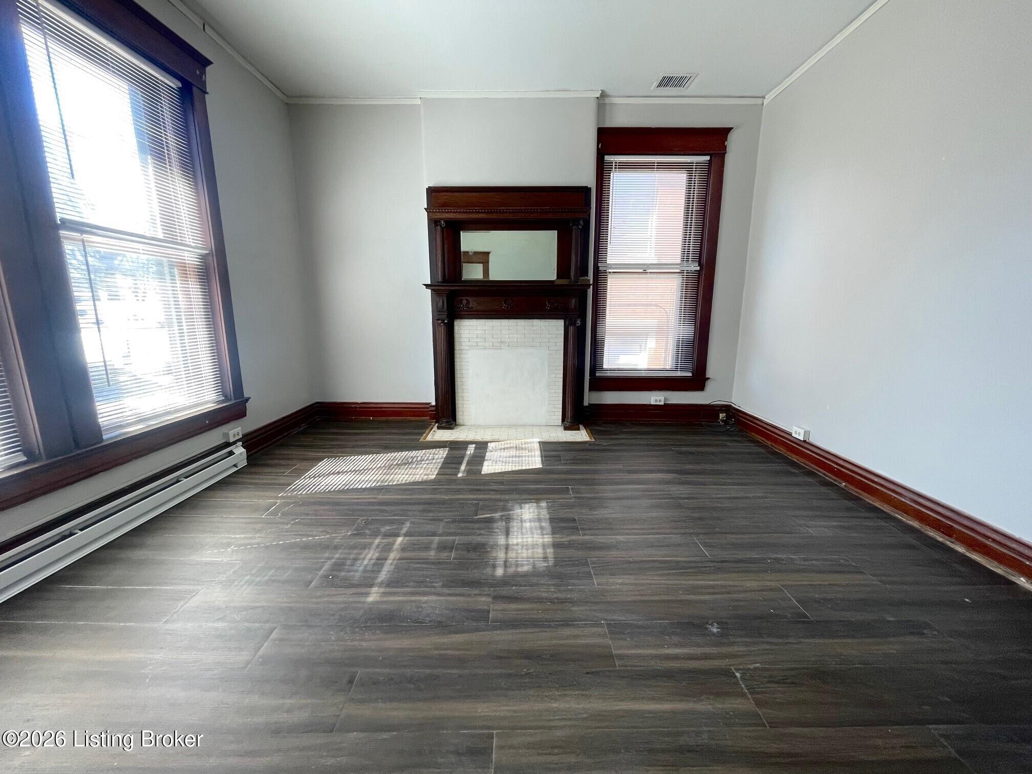 1109 E Kentucky St 3 Property Photo 2