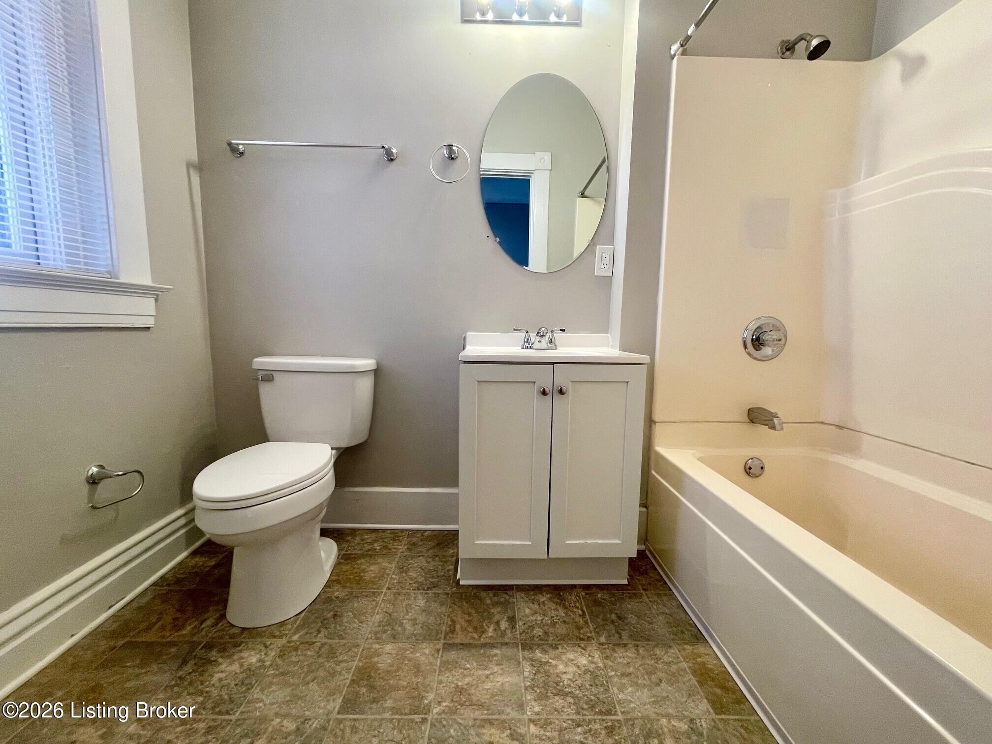 1109 E Kentucky St 3 Property Photo 5