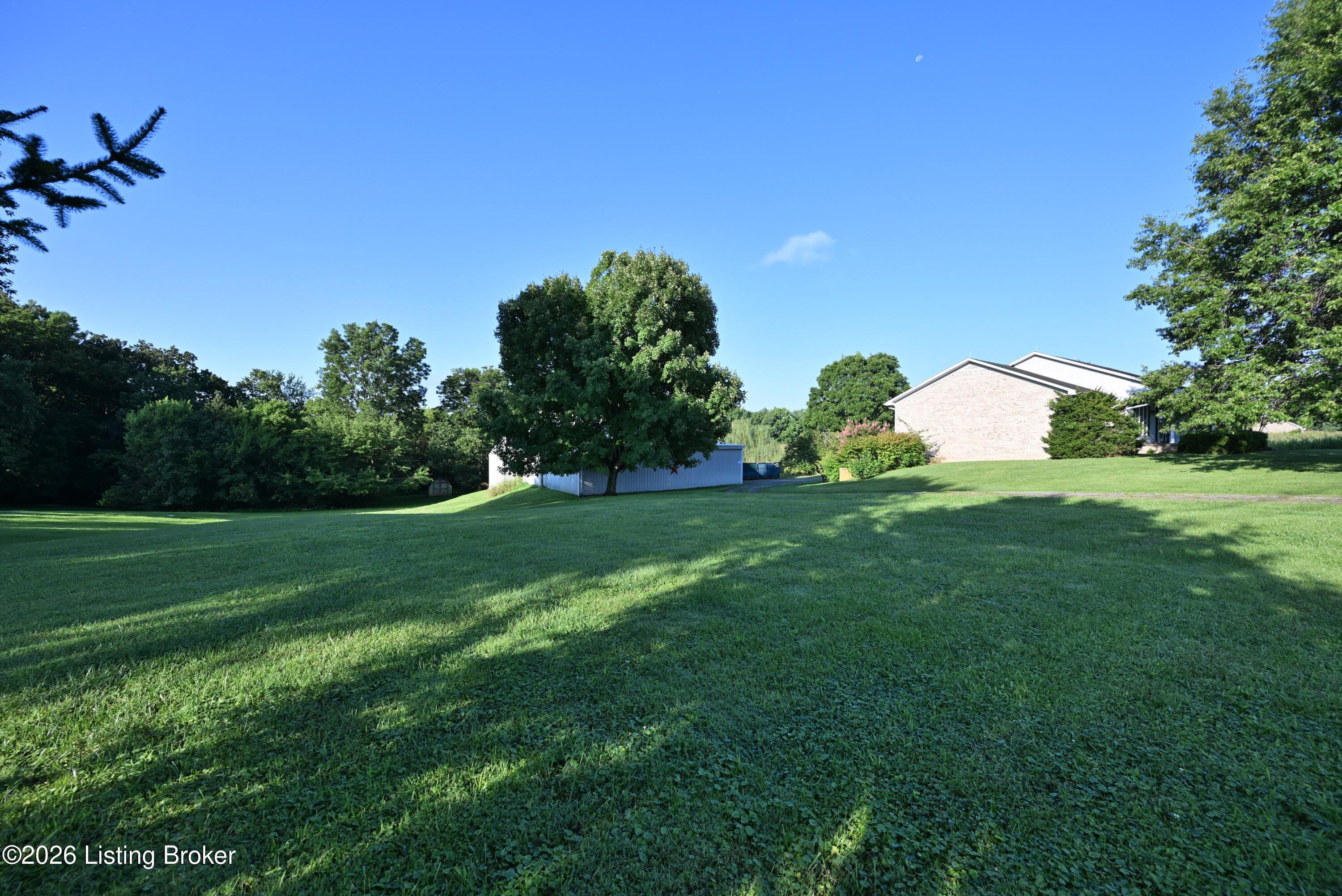290 Hochstrasser Rd Property Photo 11
