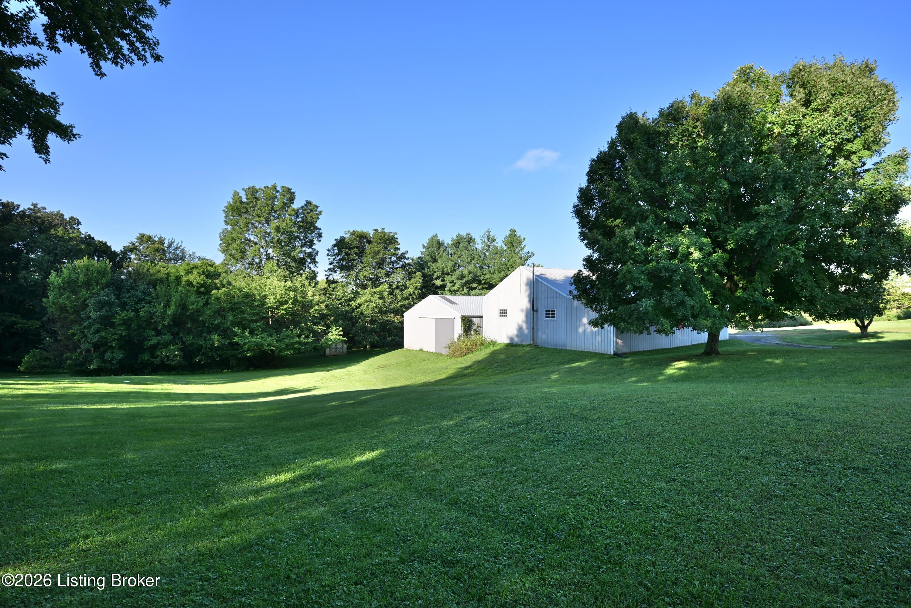 290 Hochstrasser Rd Property Photo 12