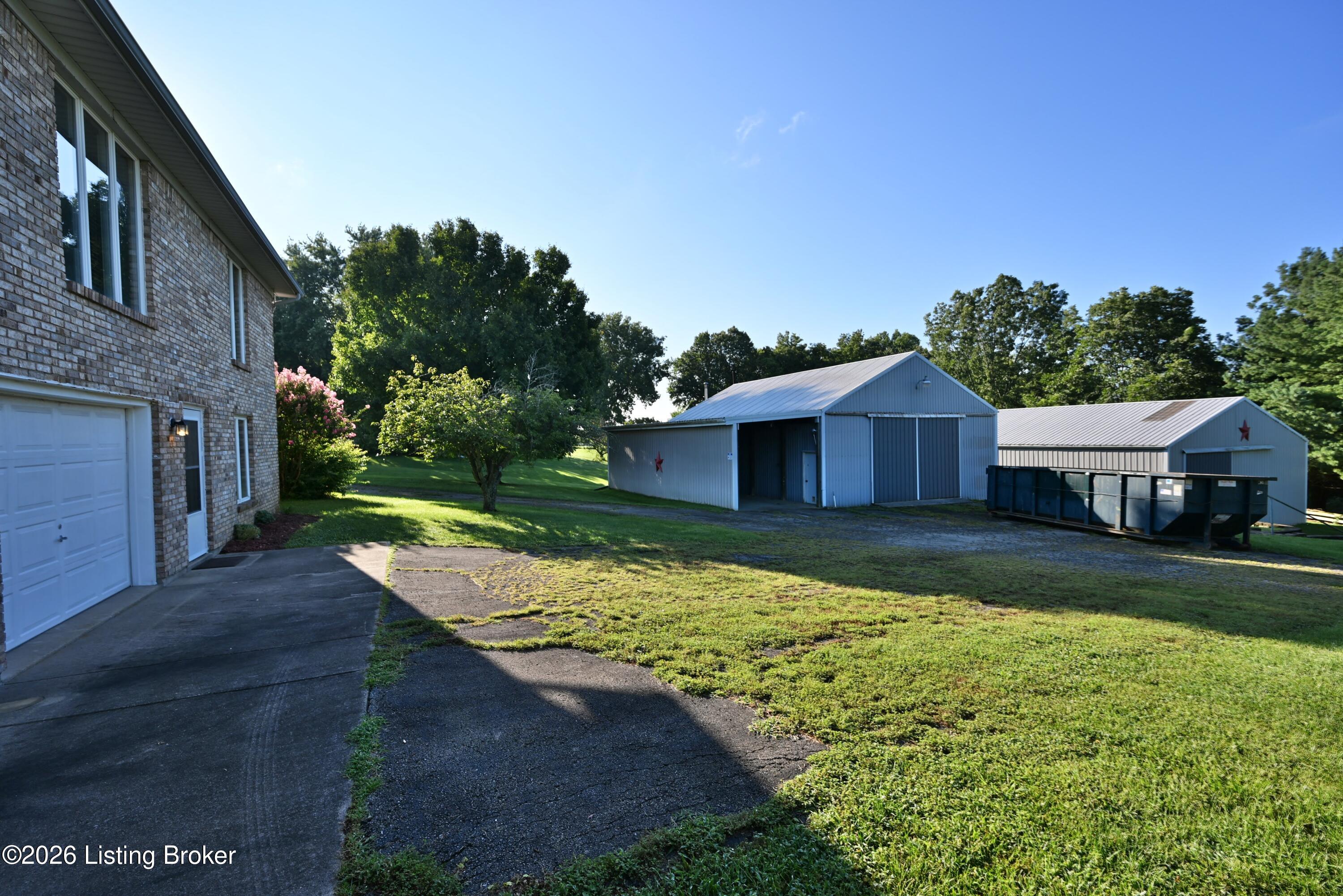 290 Hochstrasser Rd Property Photo 17