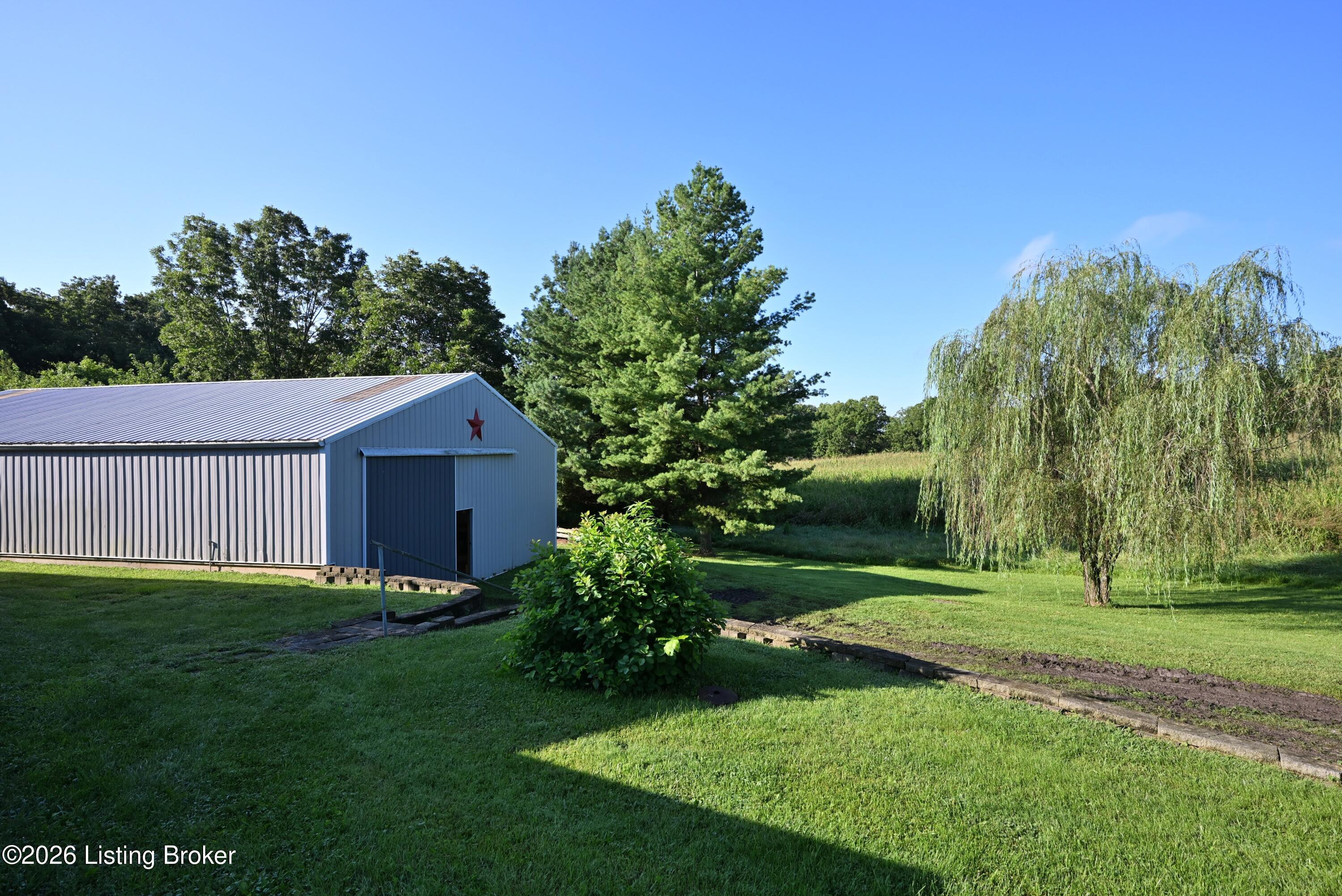 290 Hochstrasser Rd Property Photo 22