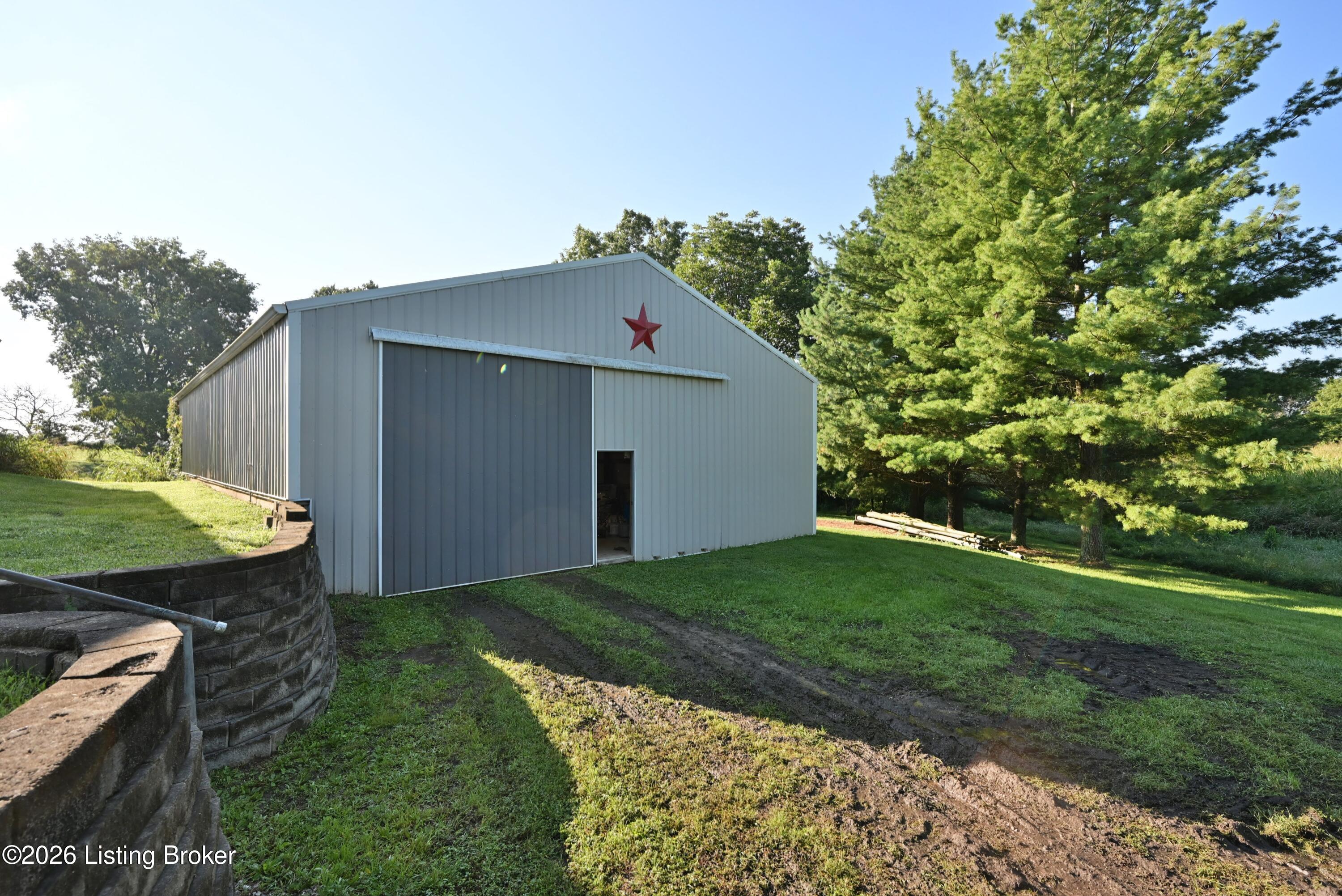 290 Hochstrasser Rd Property Photo 23