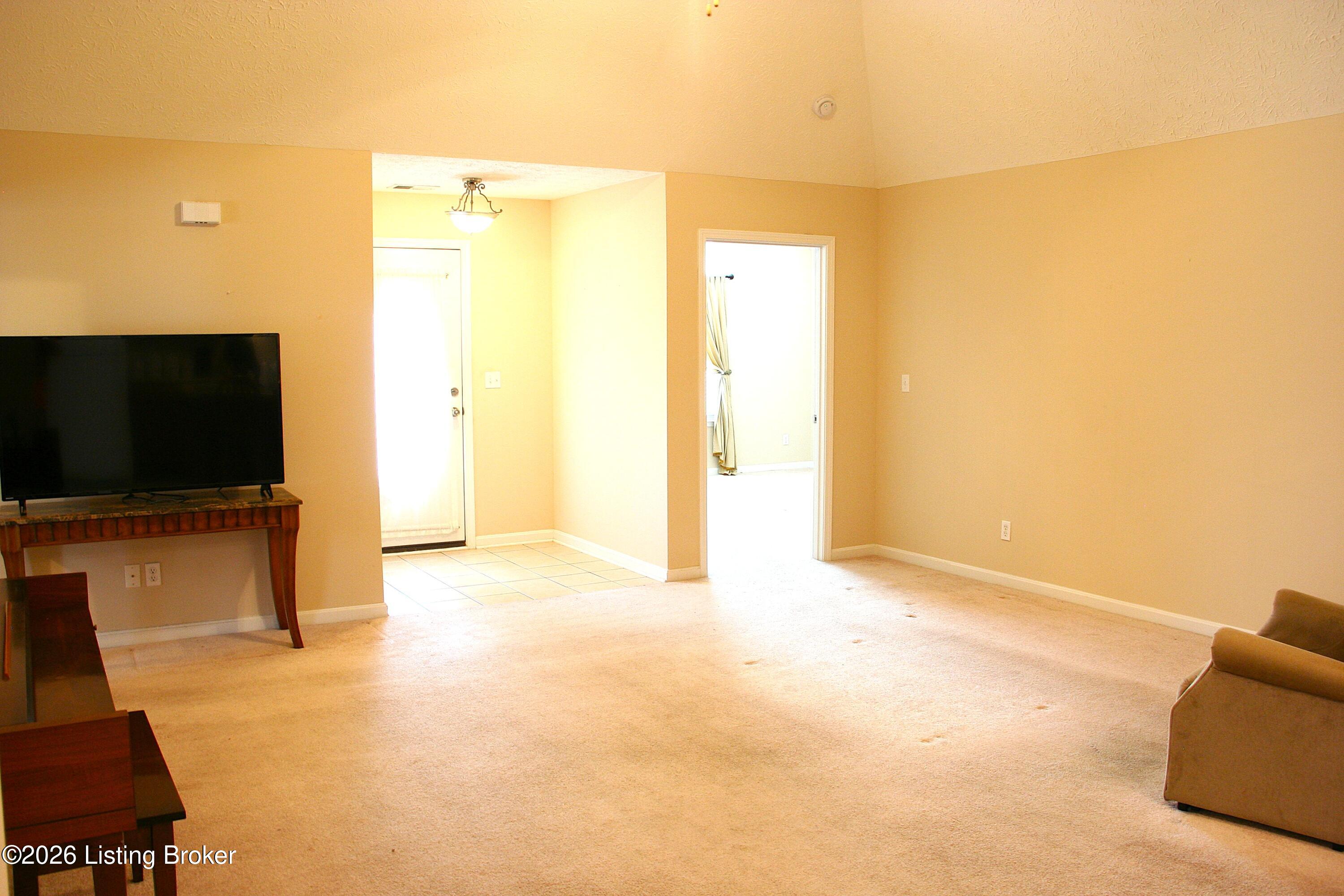 112 Bronze Wood Way Property Photo 3