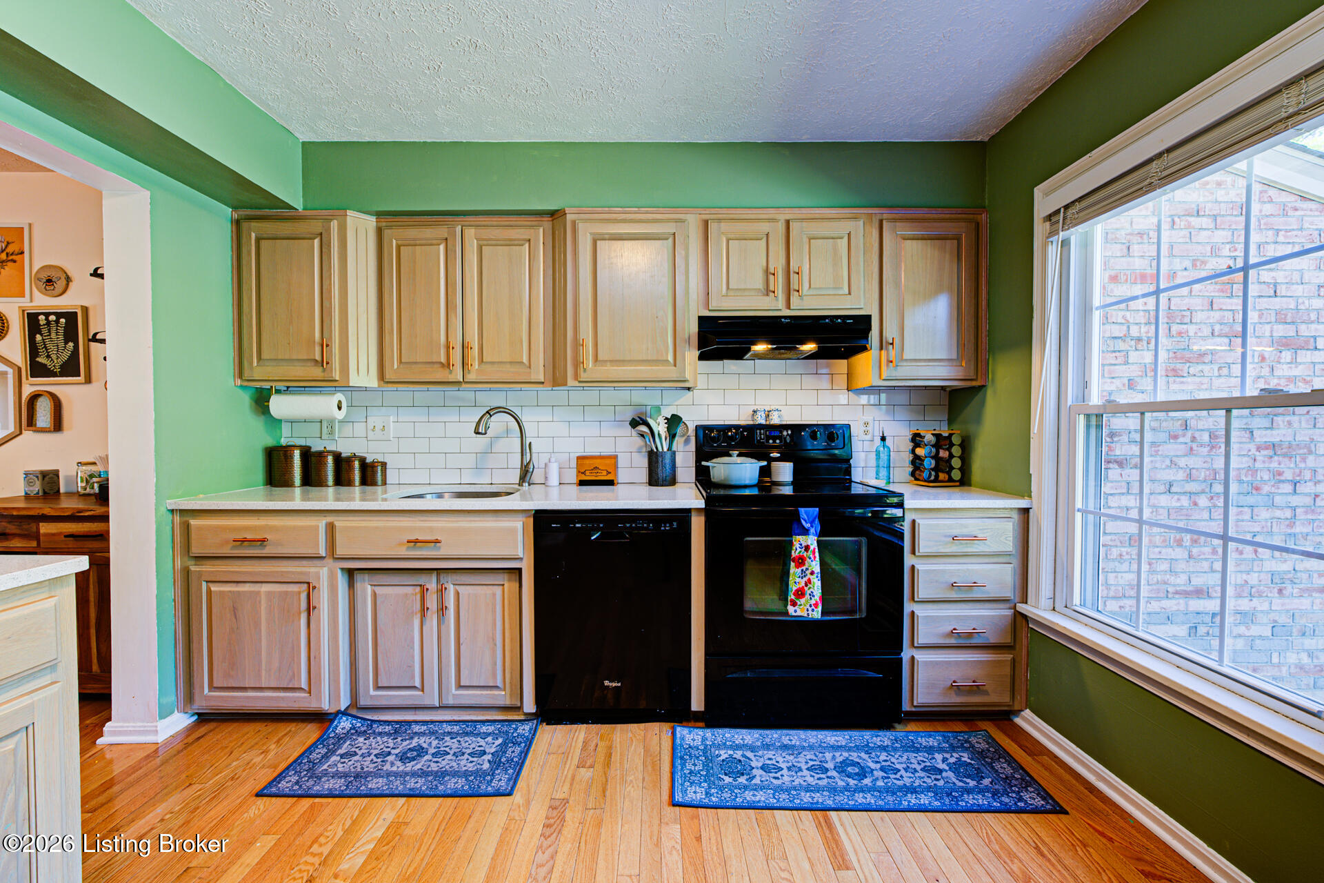 1214 Inverary Ct Property Photo 4