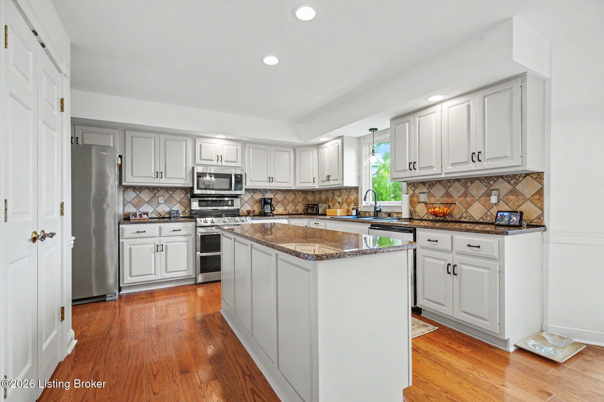 1600 Saratoga Trace Property Photo 9
