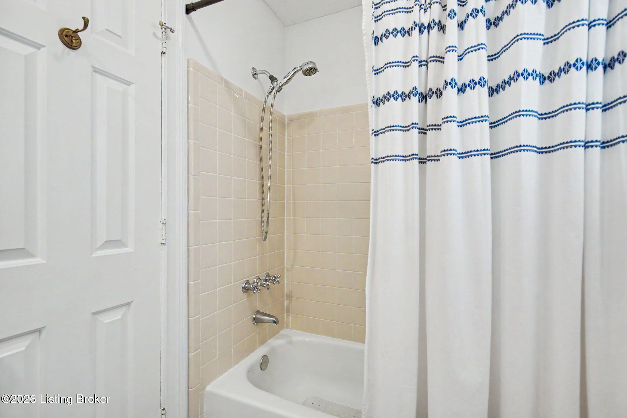 1600 Saratoga Trace Property Photo 32