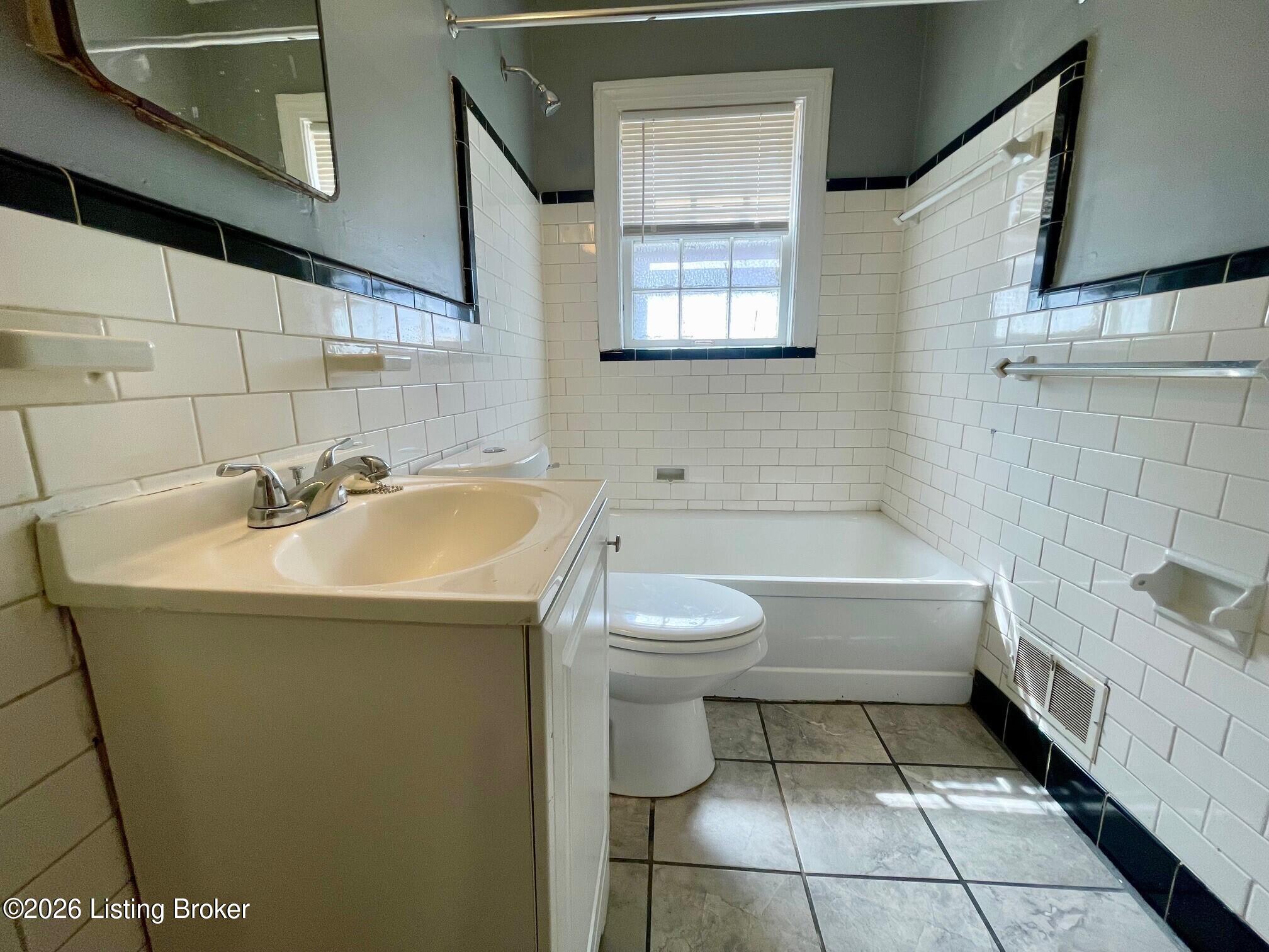 5024 S 3rd St 3c Property Photo 5