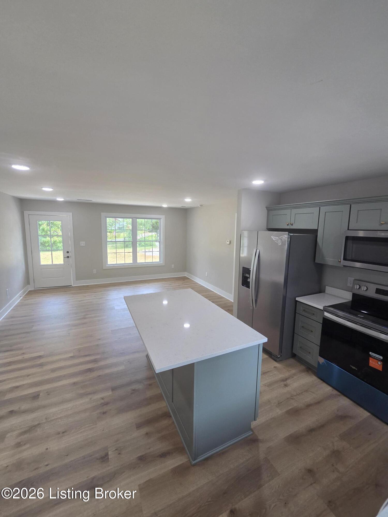 160 Harley Dr Property Photo 8