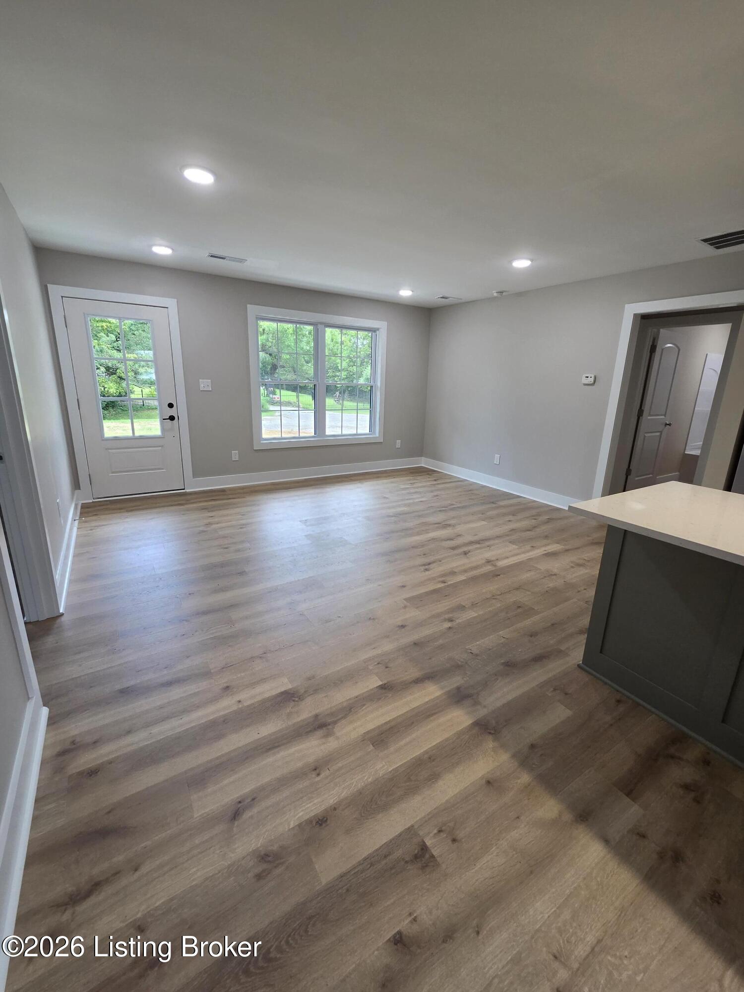 160 Harley Dr Property Photo 11