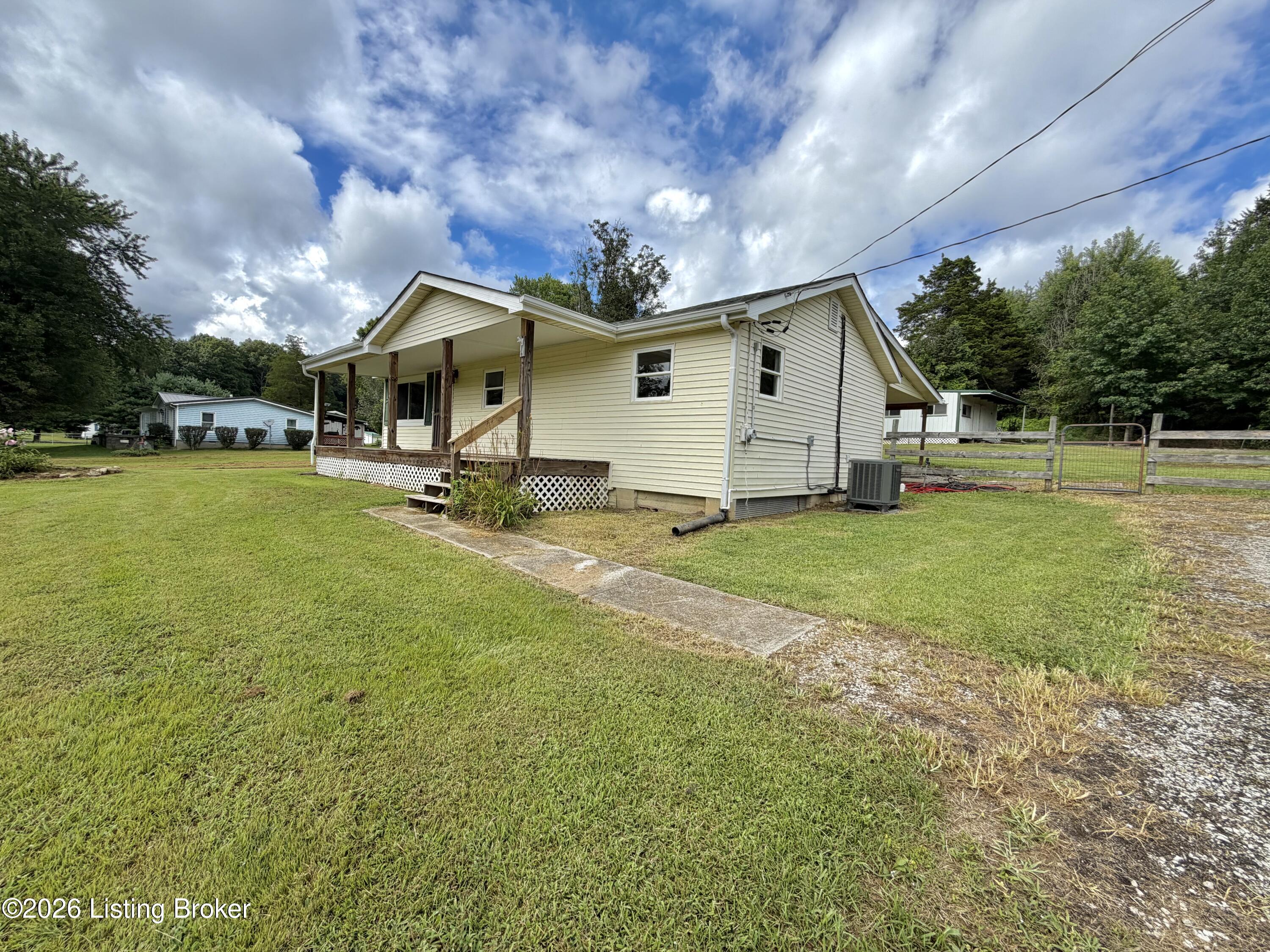 2358 Wilson Creek Rd Property Photo 6
