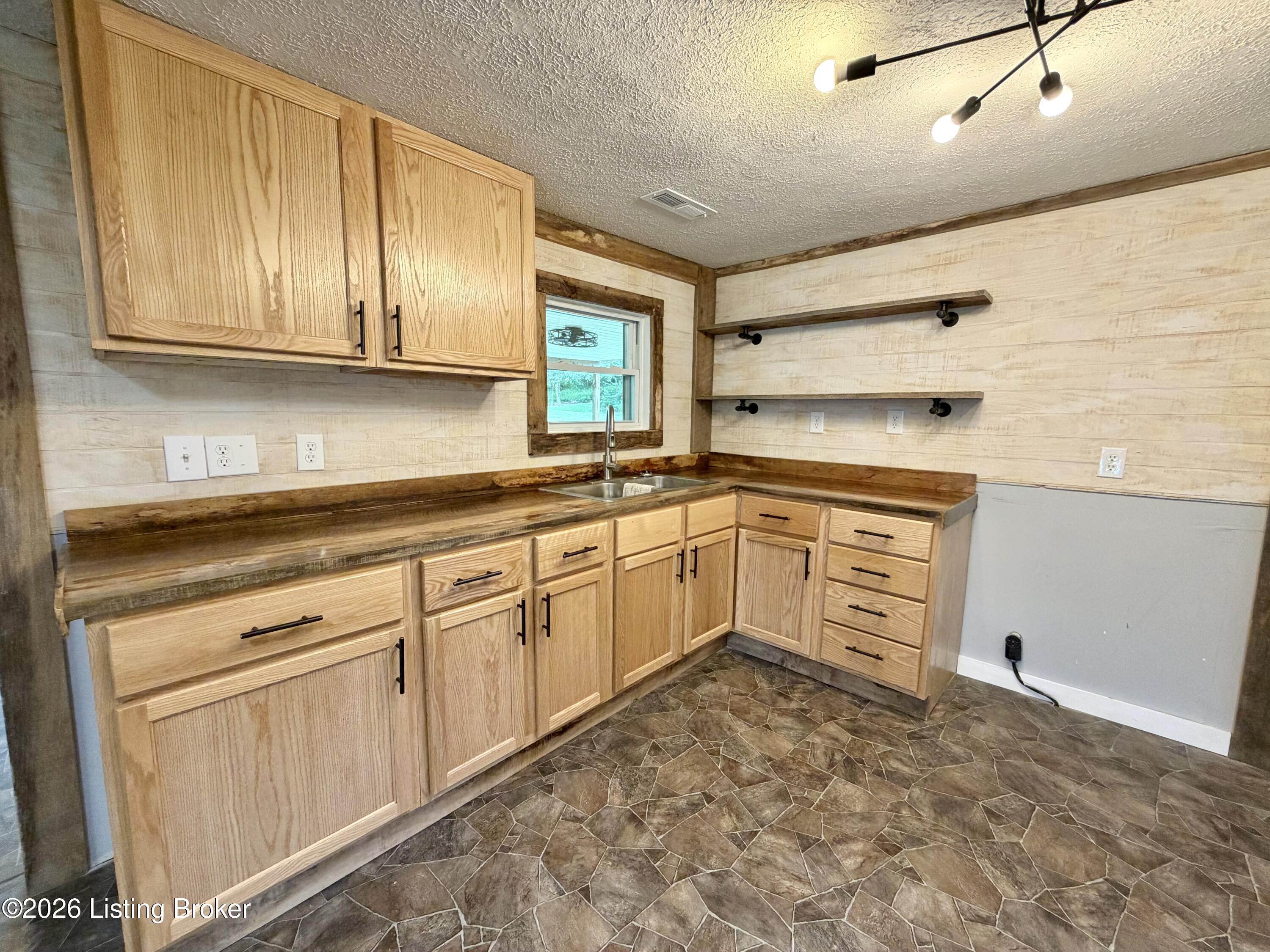 2358 Wilson Creek Rd Property Photo 18
