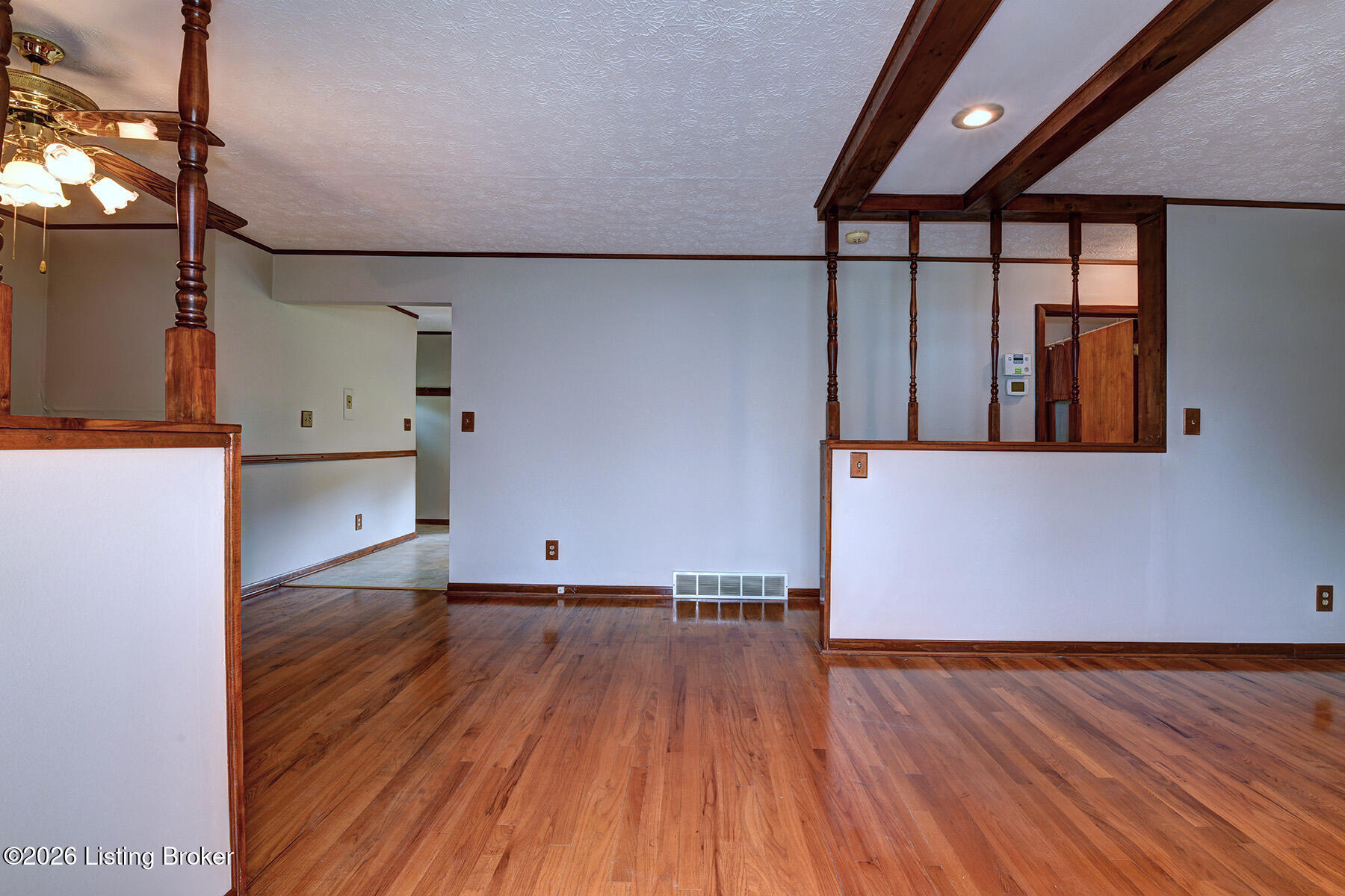 1077 Dotland Cir Property Photo 4